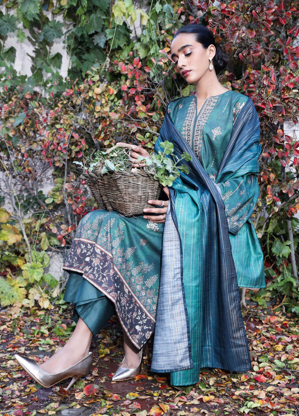 Noor By Rashid Textile Embroidered Linen 3 Piece Unstitched Suit RT25NEL D-0098 Noor By Rashid Textile Embroidered Linen 3 Piece Unstitched Suit RT25NEL D-0098