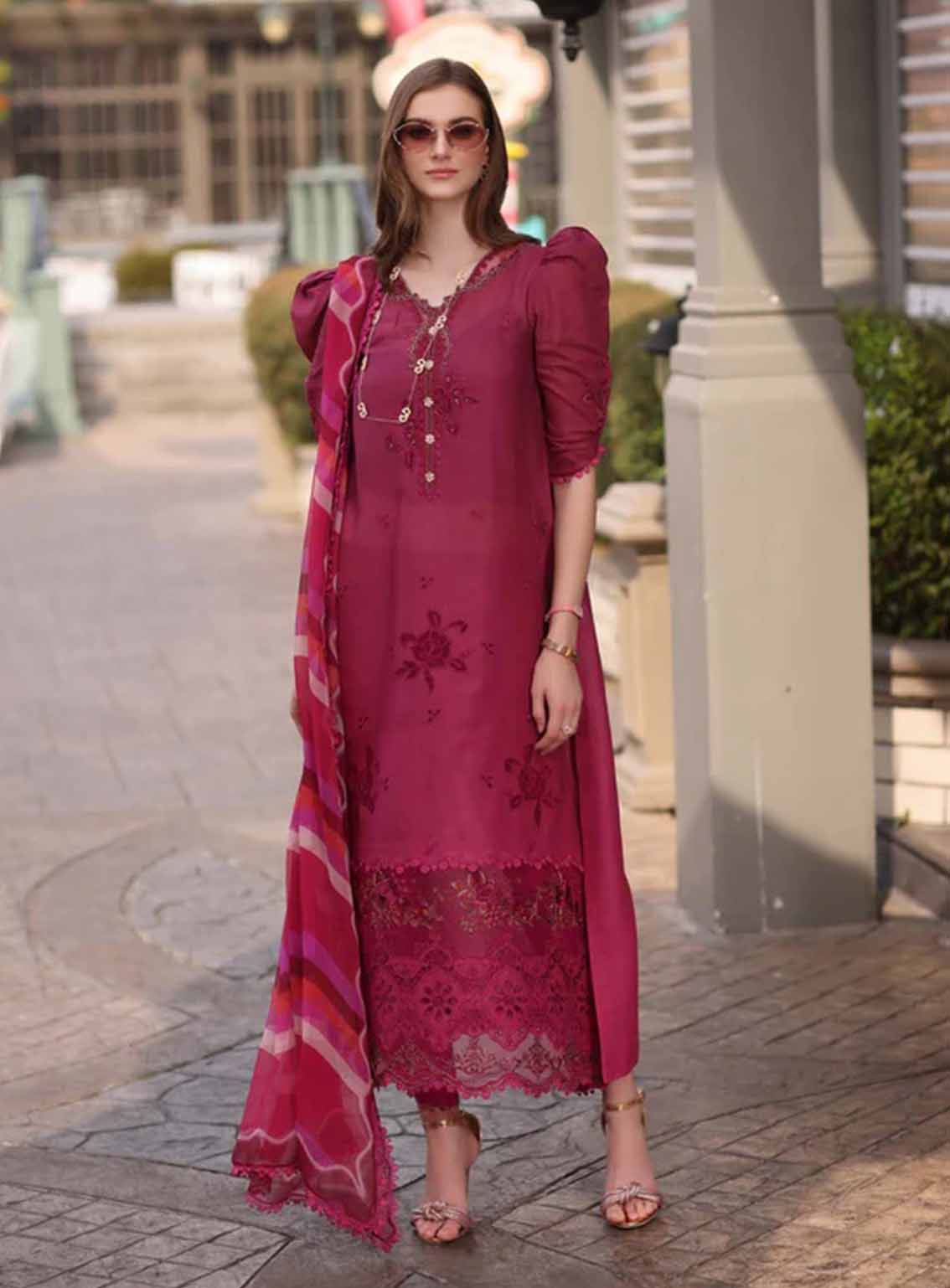 Noor By Saadia Asad Embroidered Lawn 3 Piece Unstitched Suit NSA25EC D-09 Noor By Saadia Asad Embroidered Lawn 3 Piece Unstitched Suit NSA25EC D-09