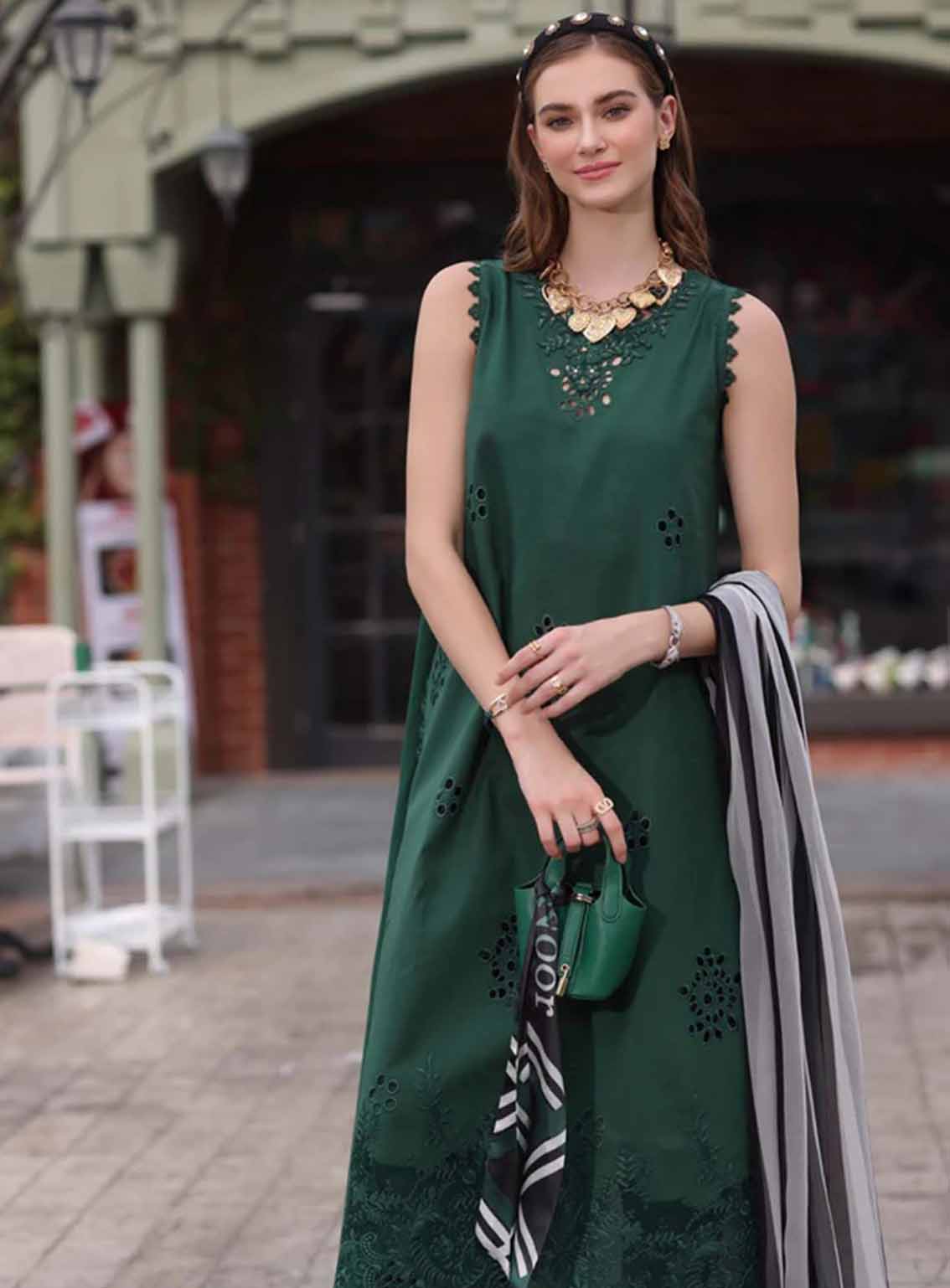 Noor By Saadia Asad Embroidered Lawn 3 Piece Unstitched Suit NSA25EC D-12 Noor By Saadia Asad Embroidered Lawn 3 Piece Unstitched Suit NSA25EC D-12