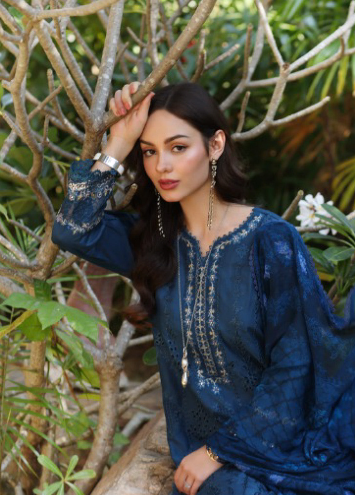 Noor By Saadia Asad Embroidered Lawn 3 Piece Unstitched Suit SA25ELHL D-7B Noor By Saadia Asad Embroidered Lawn 3 Piece Unstitched Suit SA25ELHL D-7B