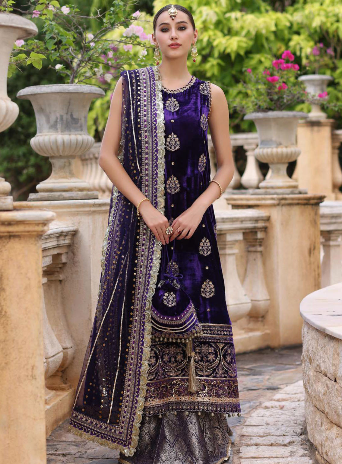 Noor Kaani By Saadia Asad Handmade Embroidered Velvet 3 Piece Unstitched Suit SA23K D4 Noor Kaani By Saadia Asad Handmade Embroidered Velvet 3 Piece Unstitched Suit SA23K D4