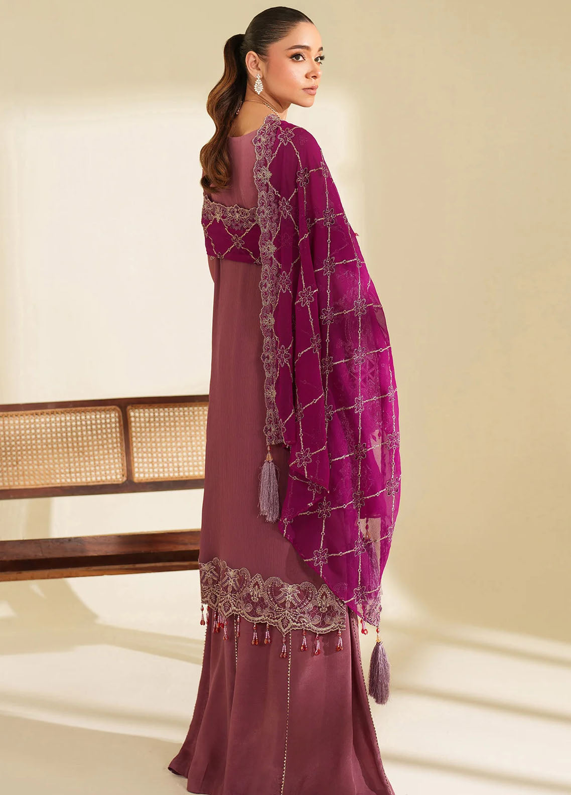 Noore By Imrozia Embroidered Chiffon 3 Piece Unstitched Suit IM25NLF D-M-97 SYLIV Noore By Imrozia Embroidered Chiffon 3 Piece Unstitched Suit IM25NLF D-M-97 SYLIV
