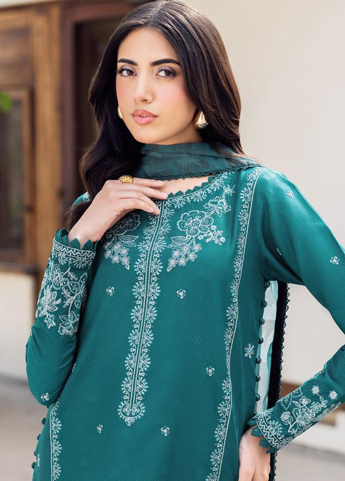 Nura By Zarif Embroidered Textured Lawn 3 Piece Unstitched Suit ZF25NTL D-03 NUSA Nura By Zarif Embroidered Textured Lawn 3 Piece Unstitched Suit ZF25NTL D-03 NUSA