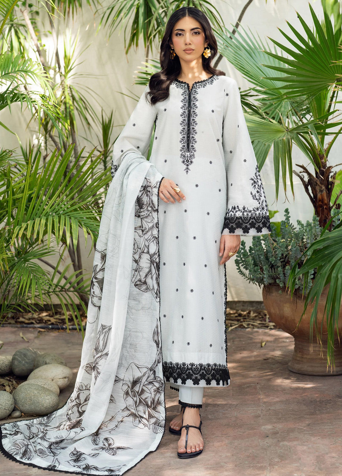 Nura By Zarif Embroidered Textured Lawn 3 Piece Unstitched Suit ZF25NTL D-05 REEHA Nura By Zarif Embroidered Textured Lawn 3 Piece Unstitched Suit ZF25NTL D-05 REEHA