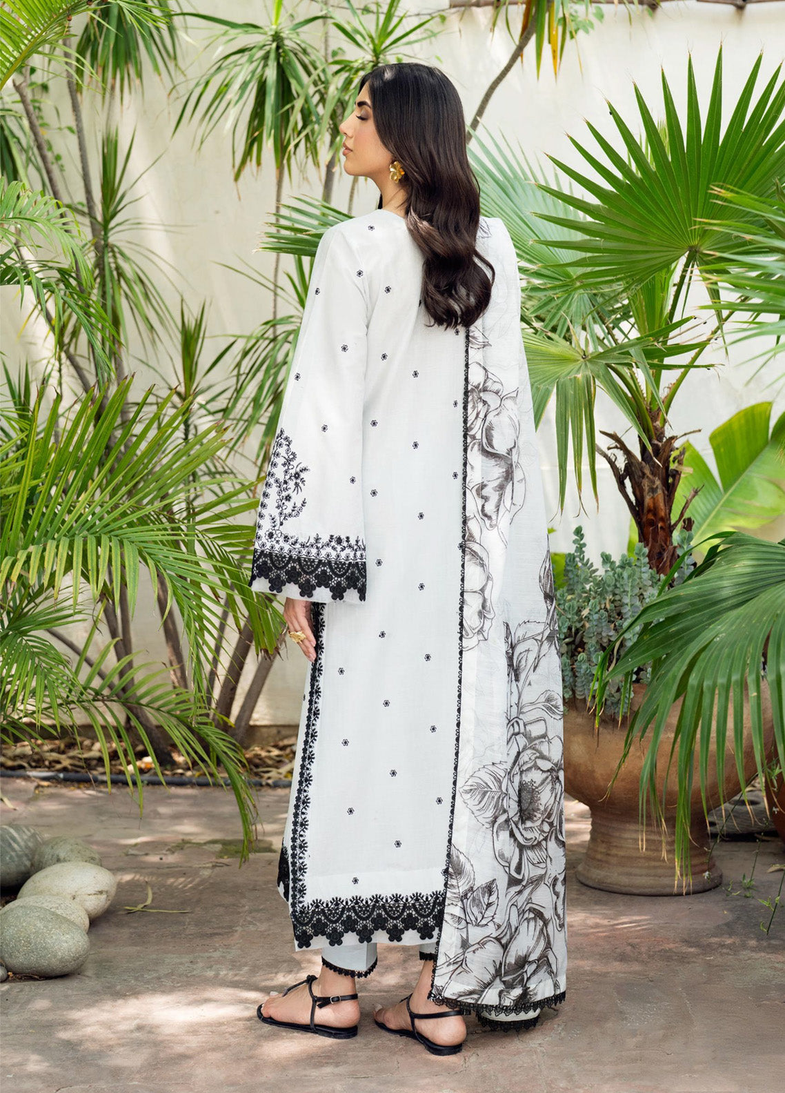 Nura By Zarif Embroidered Textured Lawn 3 Piece Unstitched Suit ZF25NTL D-05 REEHA Nura By Zarif Embroidered Textured Lawn 3 Piece Unstitched Suit ZF25NTL D-05 REEHA