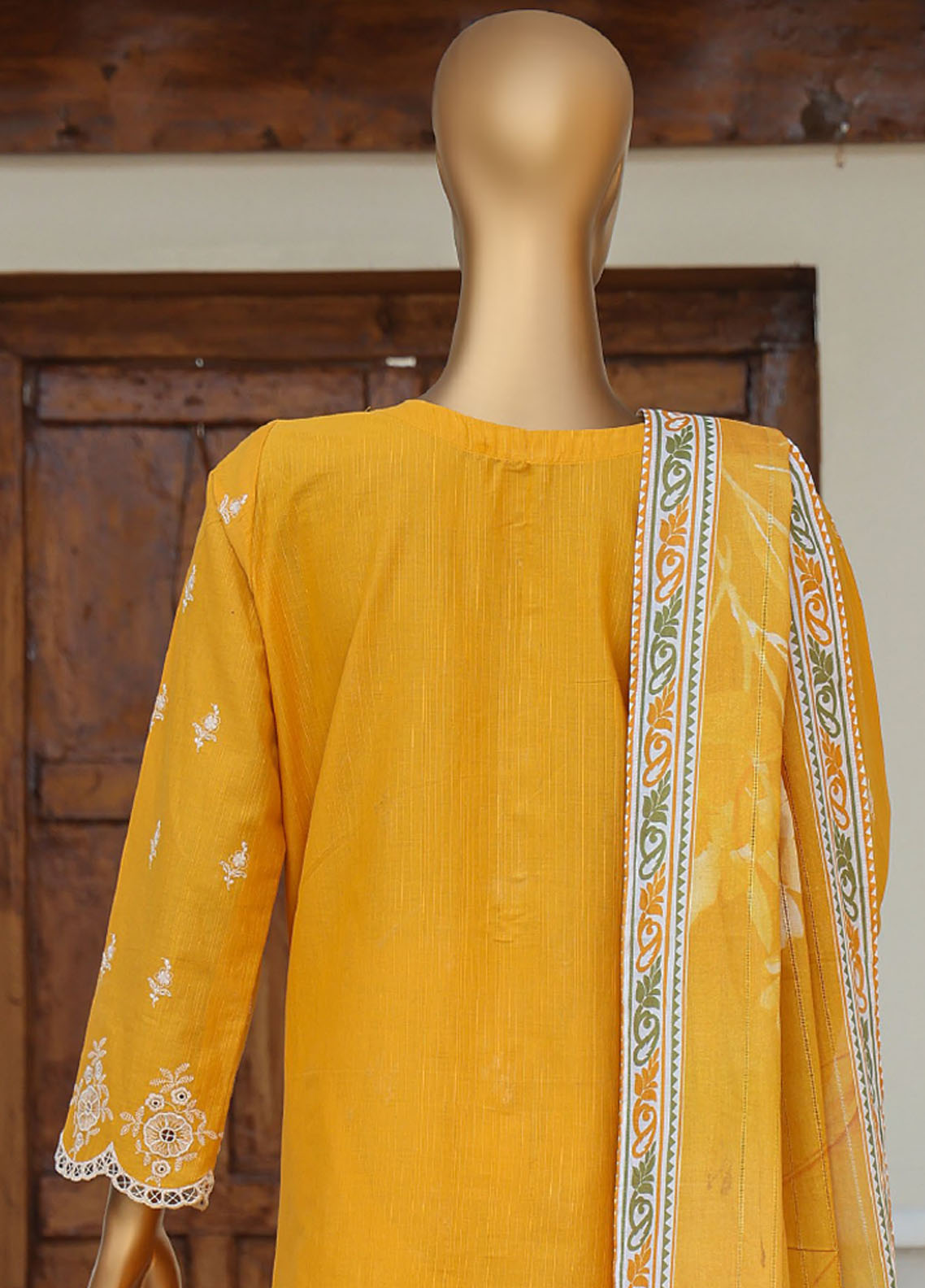 Oriental By HZ Textiles Embroidered Printkari Slub Cambric 3 Piece Unstitched Suit HZ25OPESC D-OPS-01 Oriental By HZ Textiles Embroidered Printkari Slub Cambric 3 Piece Unstitched Suit HZ25OPESC D-OPS-01