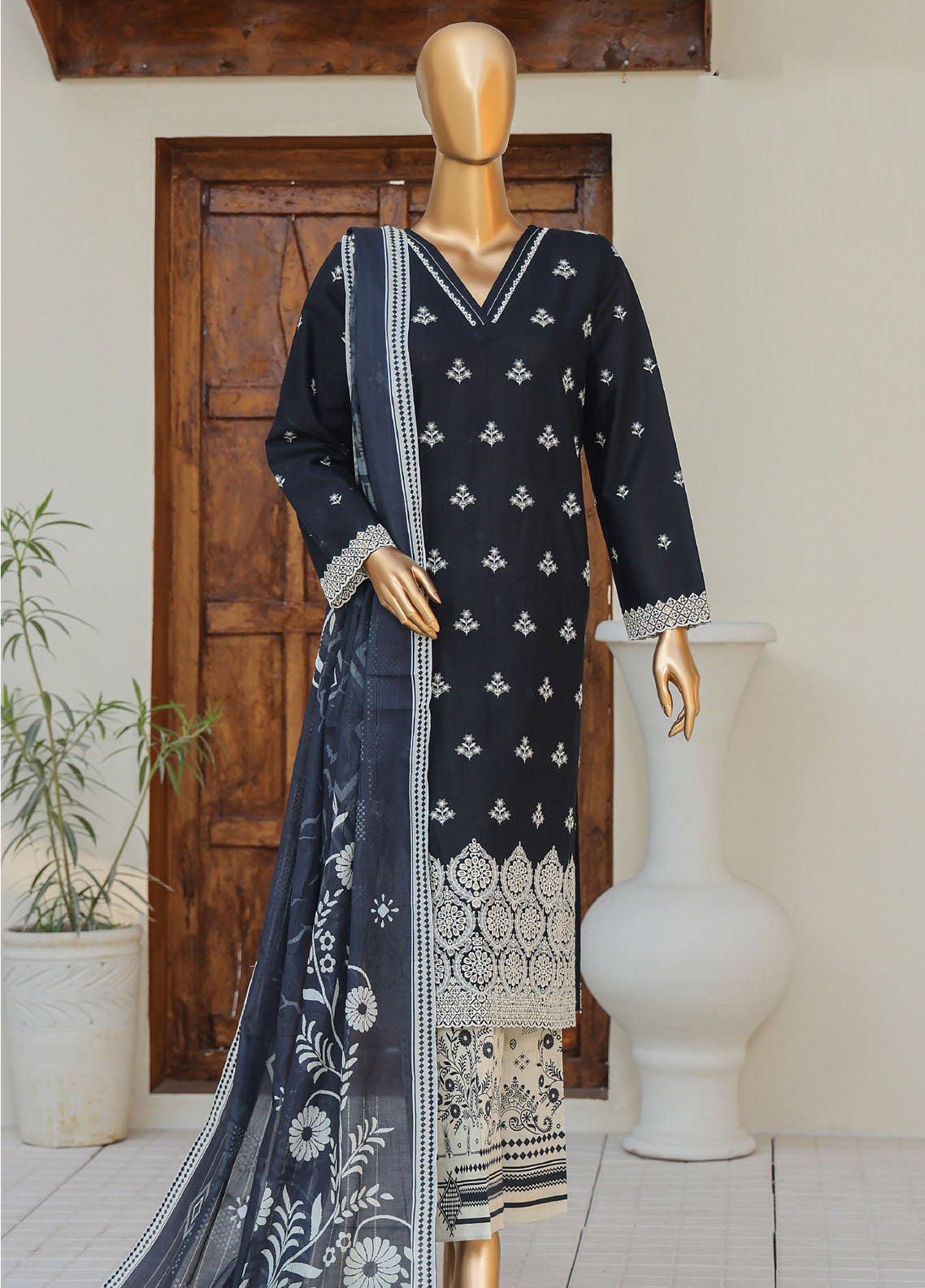 Oriental By HZ Textiles Embroidered Printkari Slub Cambric 3 Piece Unstitched Suit HZ25OPESC D-OPS-05 Oriental By HZ Textiles Embroidered Printkari Slub Cambric 3 Piece Unstitched Suit HZ25OPESC D-OPS-05