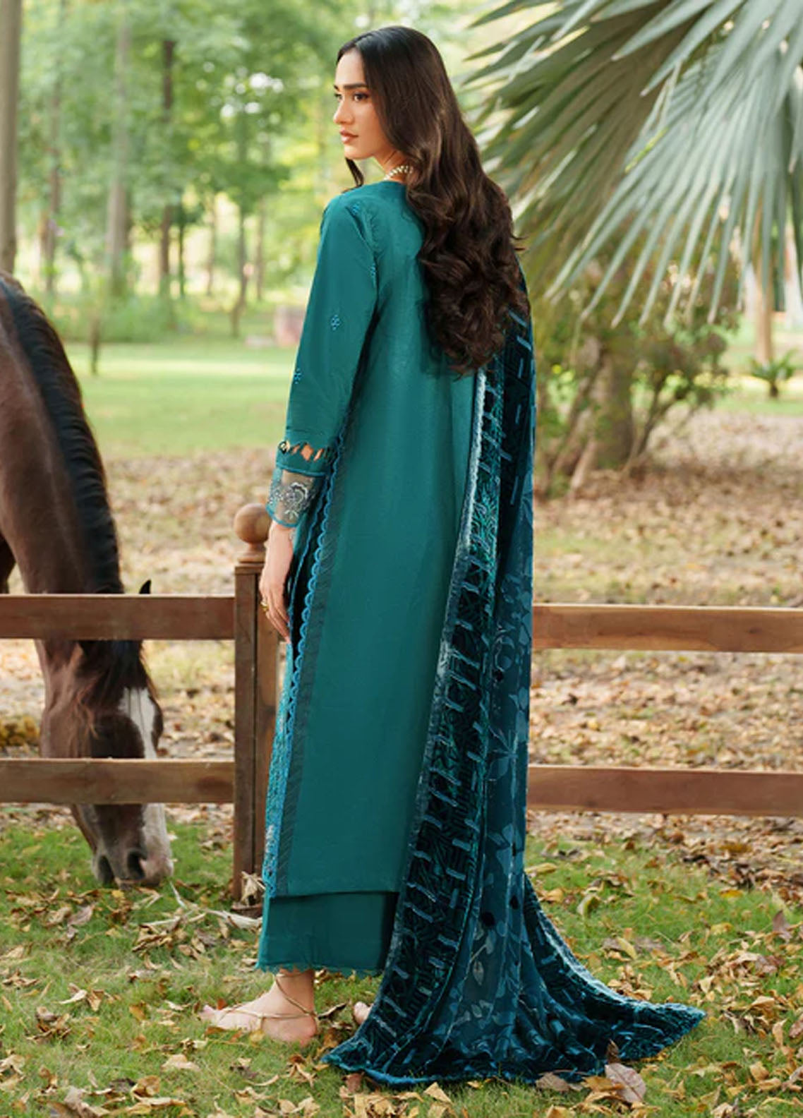 Panache By Parishay Embroidered Corduroy 3 Piece Unstitched Suit PR25PVPS D-PNE-03 Panache By Parishay Embroidered Corduroy 3 Piece Unstitched Suit PR25PVPS D-PNE-03