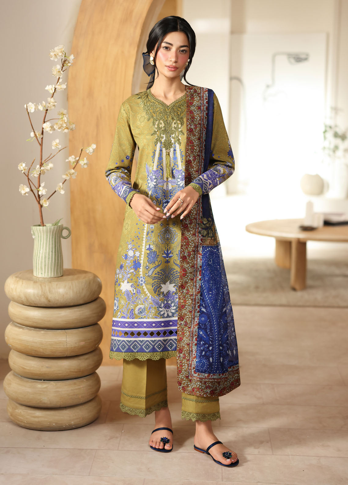 Pareesa By Roheenaz Printed Cambric 3 Piece Unstitched Suit RNZ25PPC D-6B MIRHA Pareesa By Roheenaz Printed Cambric 3 Piece Unstitched Suit RNZ25PPC D-6B MIRHA