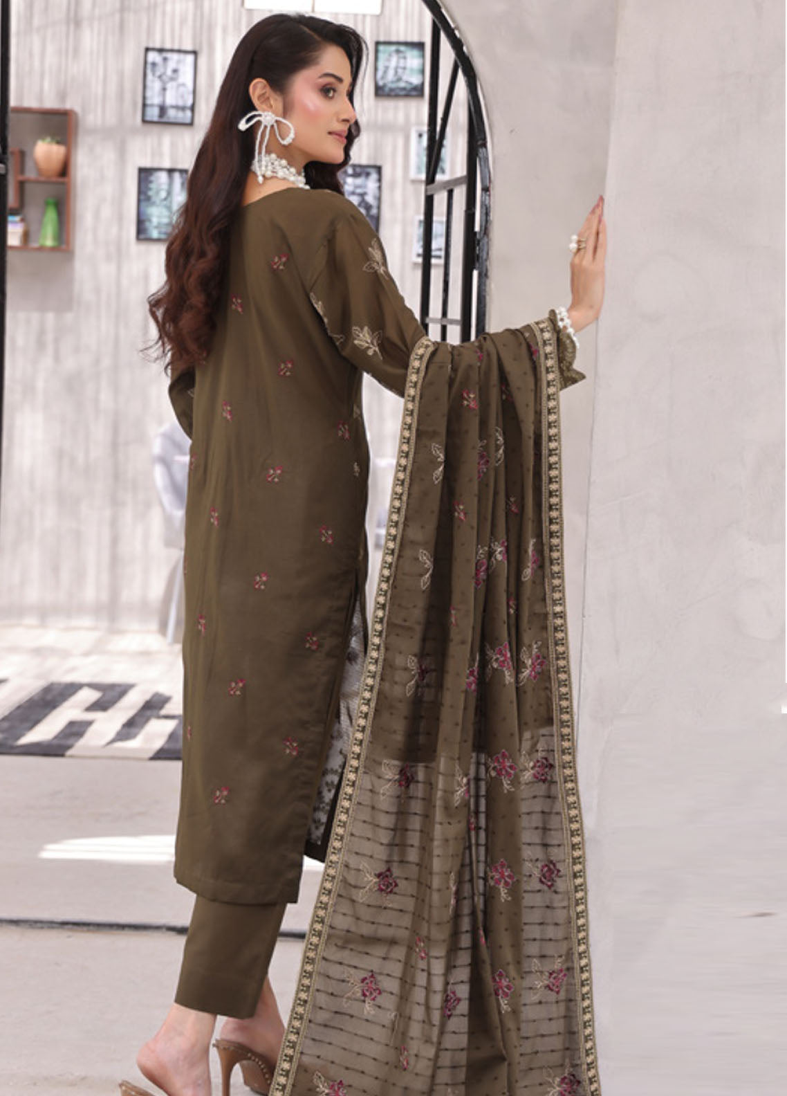 Parishae By Schick Dyed Embroidered Doriya Lawn 3 Piece Unstitched Suit SDH25PDED FED-01 Parishae By Schick Dyed Embroidered Doriya Lawn 3 Piece Unstitched Suit SDH25PDED FED-01
