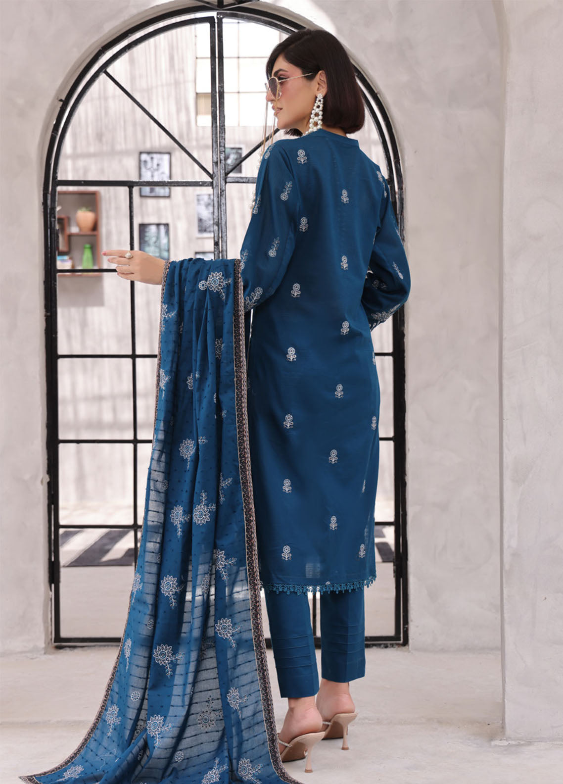 Parishae By Schick Dyed Embroidered Doriya Lawn 3 Piece Unstitched Suit SDH25PDED FED-02 Parishae By Schick Dyed Embroidered Doriya Lawn 3 Piece Unstitched Suit SDH25PDED FED-02