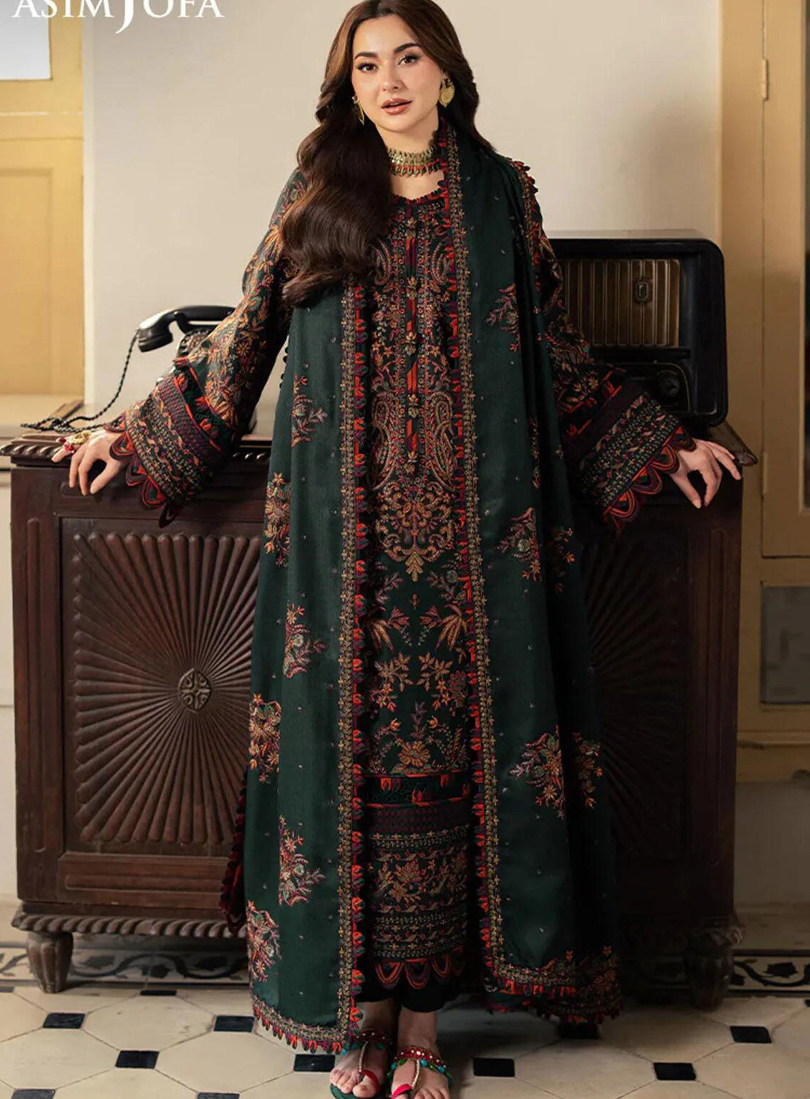 Pashmina By Asim Jofa Embroidered Self Twill 3 Piece Unstitched Suit AJ24PW AJKI-01 Pashmina By Asim Jofa Embroidered Self Twill 3 Piece Unstitched Suit AJ24PW AJKI-01