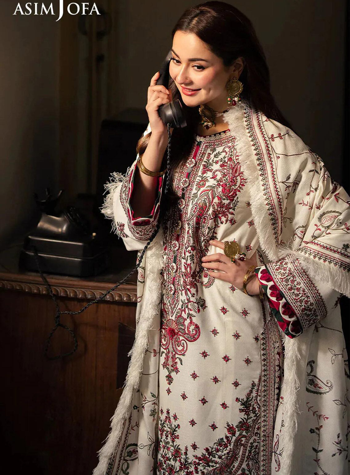 Pashmina By Asim Jofa Embroidered Self Twill 3 Piece Unstitched Suit AJ24PW AJKI-08 Pashmina By Asim Jofa Embroidered Self Twill 3 Piece Unstitched Suit AJ24PW AJKI-08