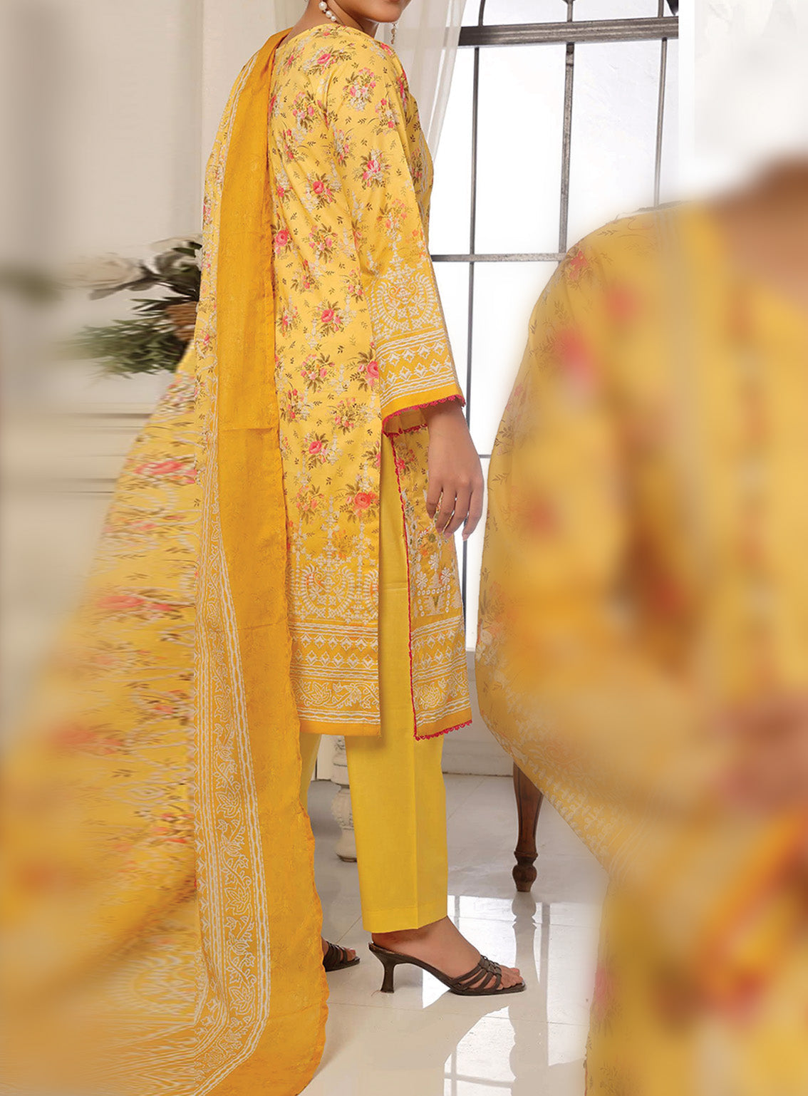Pehchaan By Pakdaman Chikankari Lawn 3 Piece Unstitched Suit PDF25RC&E D-CL-483 Pehchaan By Pakdaman Chikankari Lawn 3 Piece Unstitched Suit PDF25RC&E D-CL-483
