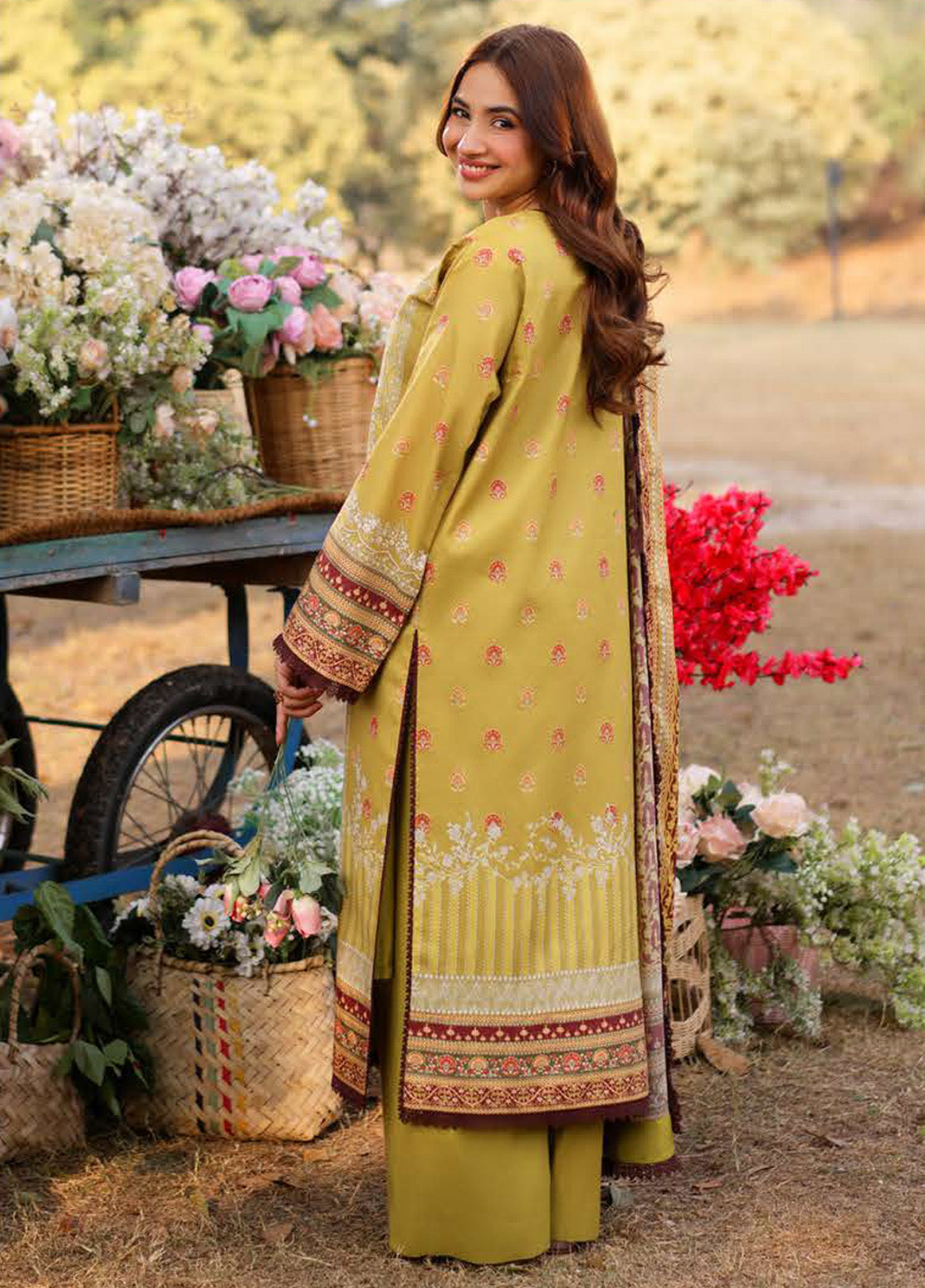 Prints By Asim Jofa Printed Lawn 3 Piece Unstitched Suit AJ25PV1 D-AJUUB-02 Prints By Asim Jofa Printed Lawn 3 Piece Unstitched Suit AJ25PV1 D-AJUUB-02