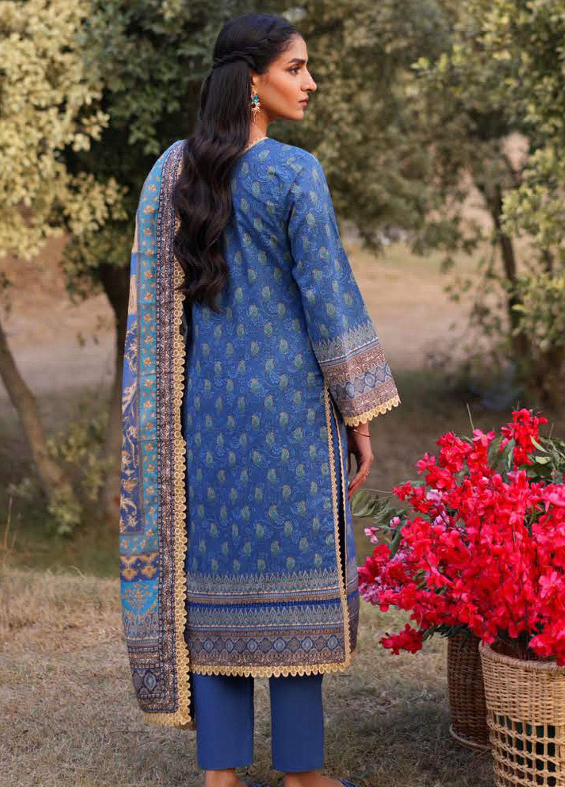 Prints By Asim Jofa Printed Lawn 3 Piece Unstitched Suit AJ25PV1 D-AJUUB-03 Prints By Asim Jofa Printed Lawn 3 Piece Unstitched Suit AJ25PV1 D-AJUUB-03