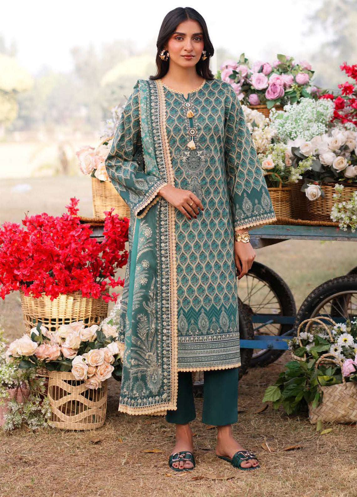 Prints By Asim Jofa Printed Lawn 3 Piece Unstitched Suit AJ25PV1 D-AJUUB-04 Prints By Asim Jofa Printed Lawn 3 Piece Unstitched Suit AJ25PV1 D-AJUUB-04