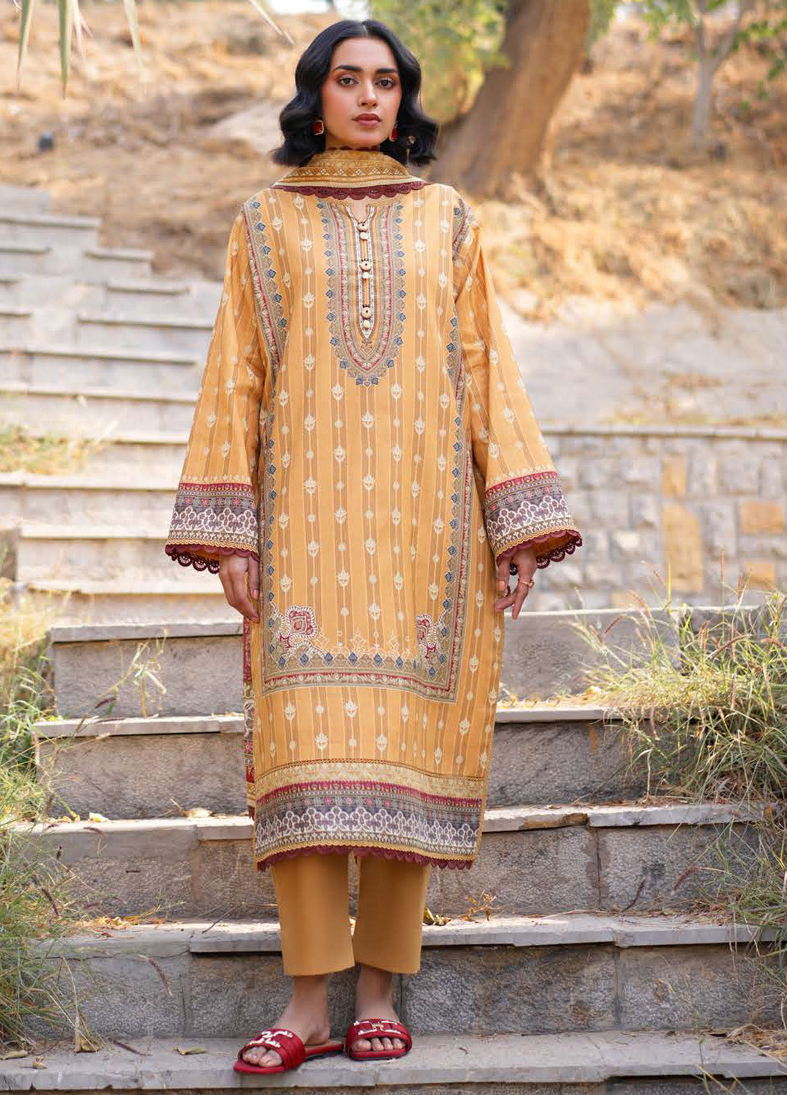 Prints By Asim Jofa Printed Lawn 3 Piece Unstitched Suit AJ25PV1 D-AJUUB-07 Prints By Asim Jofa Printed Lawn 3 Piece Unstitched Suit AJ25PV1 D-AJUUB-07