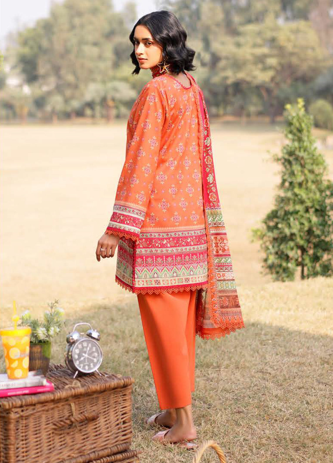 Prints By Asim Jofa Printed Lawn 3 Piece Unstitched Suit AJ25PV1 D-AJUUB-08 Prints By Asim Jofa Printed Lawn 3 Piece Unstitched Suit AJ25PV1 D-AJUUB-08