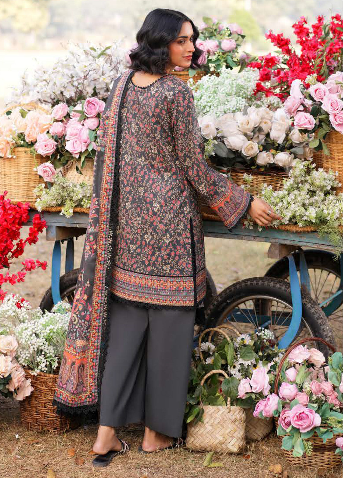 Prints By Asim Jofa Printed Lawn 3 Piece Unstitched Suit AJ25PV1 D-AJUUB-09 Prints By Asim Jofa Printed Lawn 3 Piece Unstitched Suit AJ25PV1 D-AJUUB-09