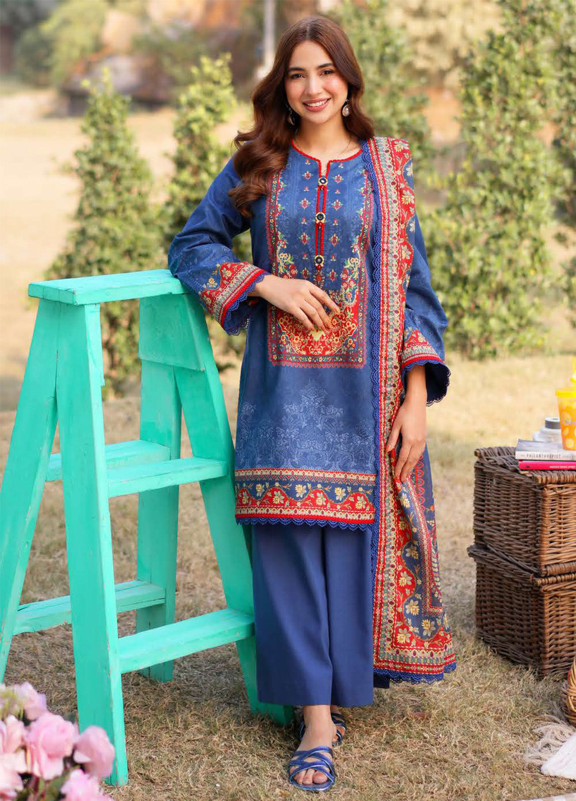 Prints By Asim Jofa Printed Lawn 3 Piece Unstitched Suit AJ25PV1 D-AJUUB-10 Prints By Asim Jofa Printed Lawn 3 Piece Unstitched Suit AJ25PV1 D-AJUUB-10
