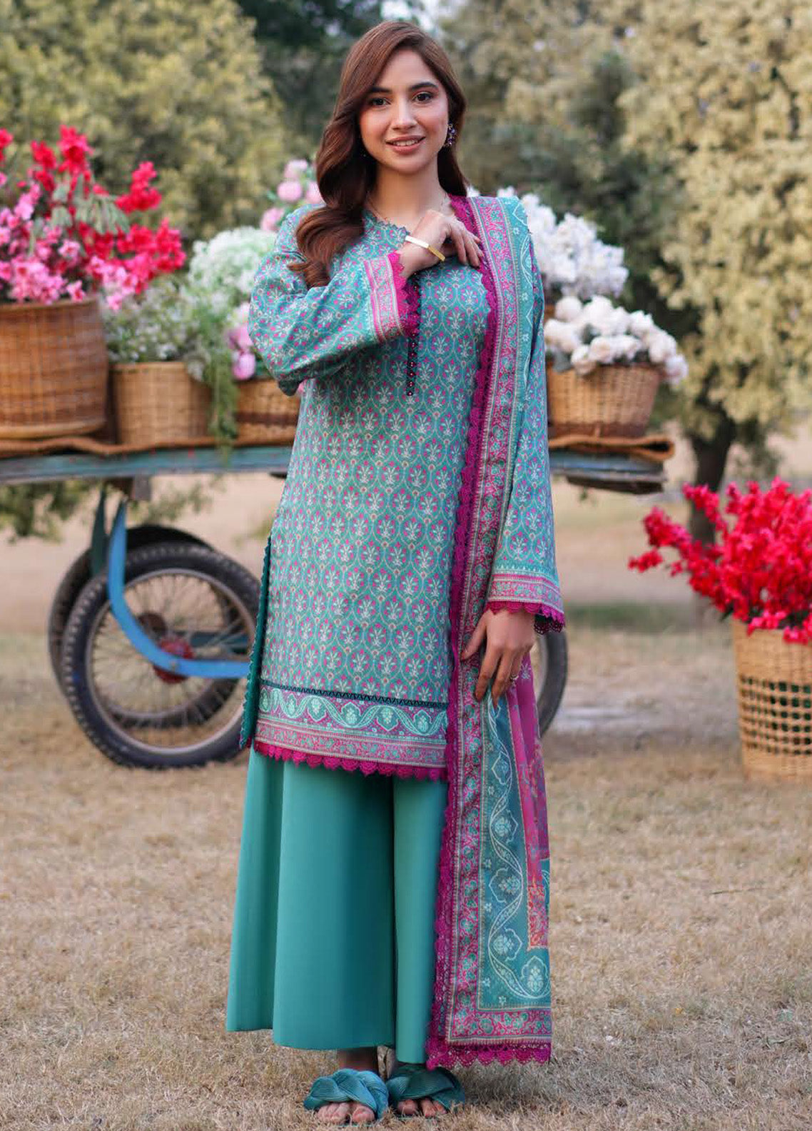 Prints By Asim Jofa Printed Lawn 3 Piece Unstitched Suit AJ25PV2 D-AJUUB-17 Prints By Asim Jofa Printed Lawn 3 Piece Unstitched Suit AJ25PV2 D-AJUUB-17