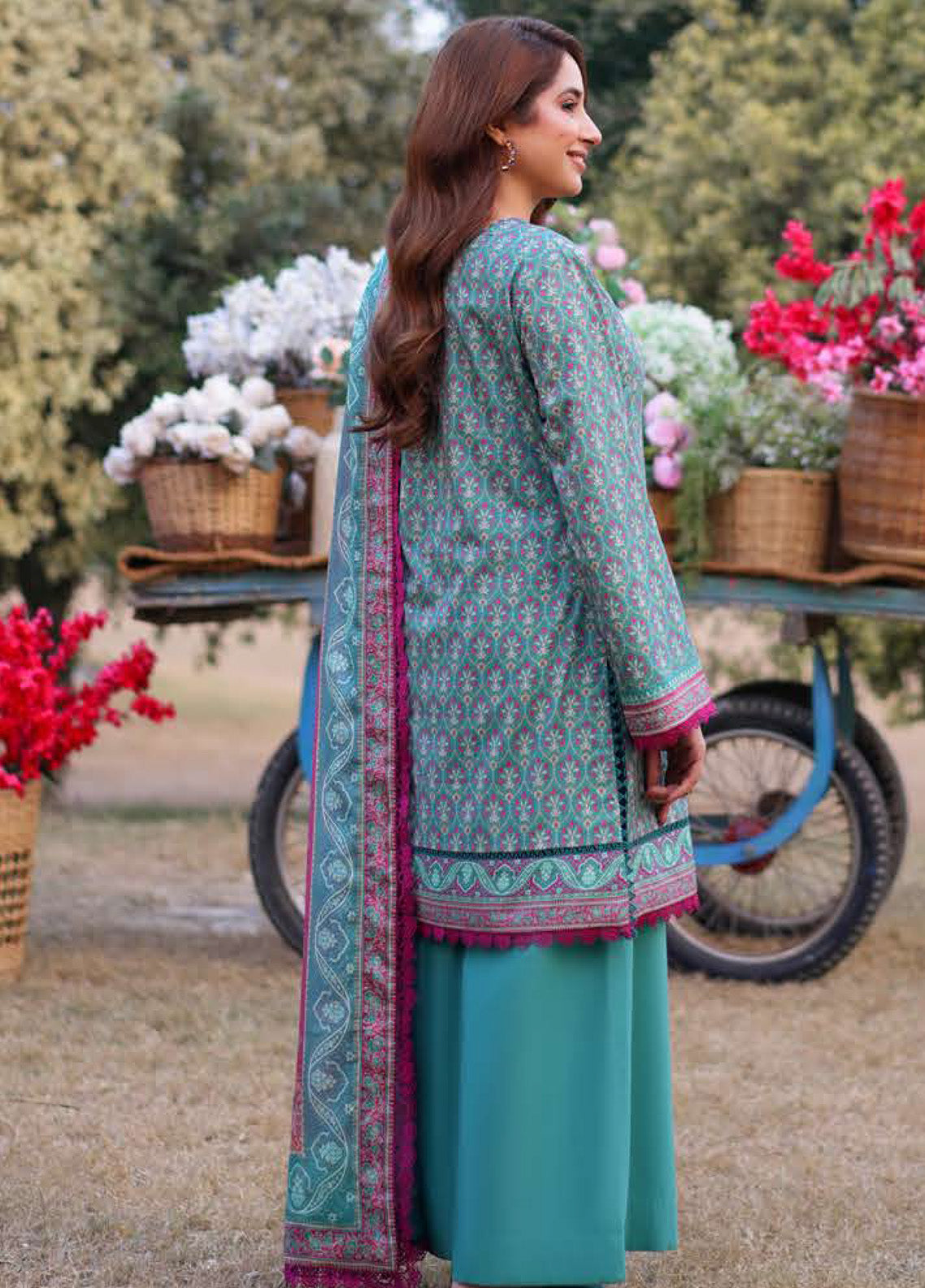Prints By Asim Jofa Printed Lawn 3 Piece Unstitched Suit AJ25PV2 D-AJUUB-17 Prints By Asim Jofa Printed Lawn 3 Piece Unstitched Suit AJ25PV2 D-AJUUB-17