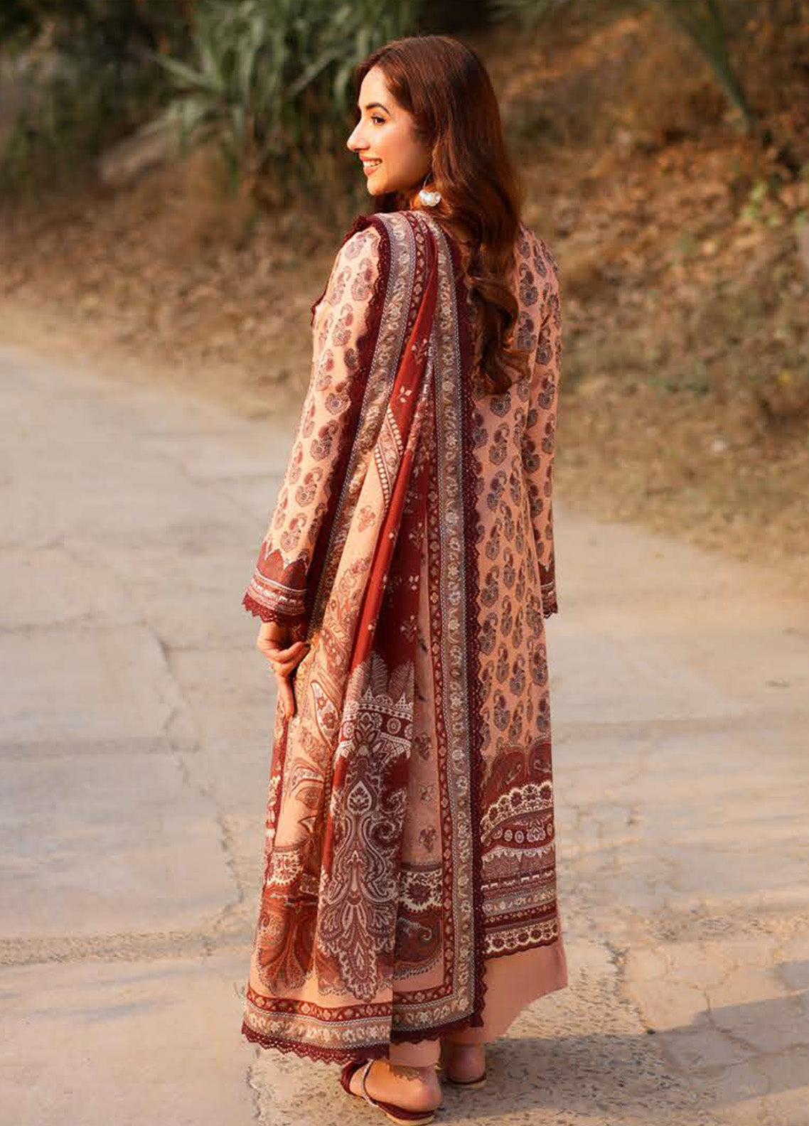 Prints By Asim Jofa Printed Lawn 3 Piece Unstitched Suit AJ25PV2 D-AJUUB-18 Prints By Asim Jofa Printed Lawn 3 Piece Unstitched Suit AJ25PV2 D-AJUUB-18