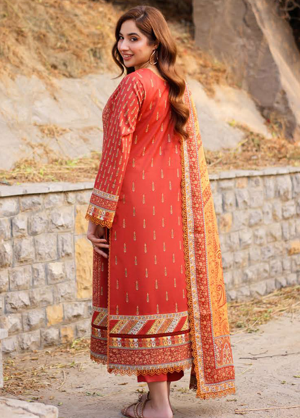 Prints By Asim Jofa Printed Lawn 3 Piece Unstitched Suit AJ25PV2 D-AJUUB-20 Prints By Asim Jofa Printed Lawn 3 Piece Unstitched Suit AJ25PV2 D-AJUUB-20