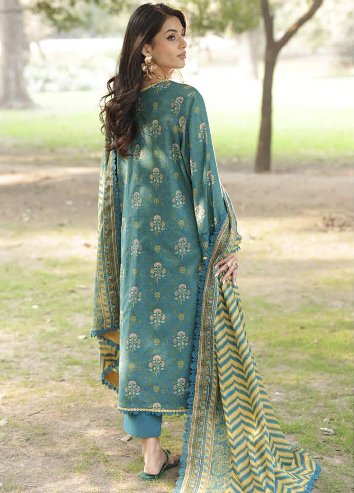 Prints By Asim Jofa Printed Lawn 3 Piece Unstitched Suit AJ25PV3 D-AJUBJ-16 Prints By Asim Jofa Printed Lawn 3 Piece Unstitched Suit AJ25PV3 D-AJUBJ-16