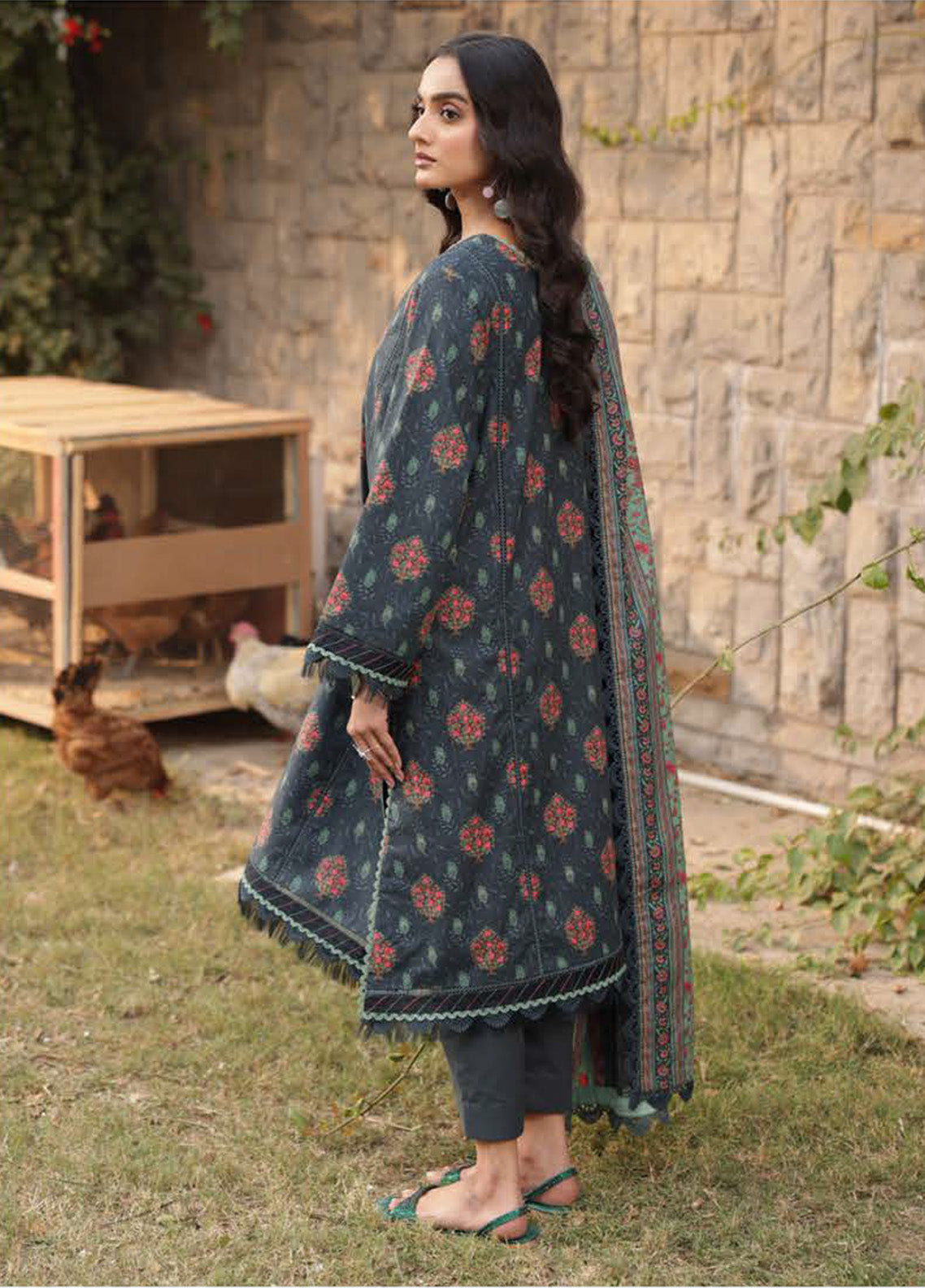 Prints By Asim Jofa Printed Lawn 3 Piece Unstitched Suit AJ25PV3 D-AJUBJ-17 Prints By Asim Jofa Printed Lawn 3 Piece Unstitched Suit AJ25PV3 D-AJUBJ-17