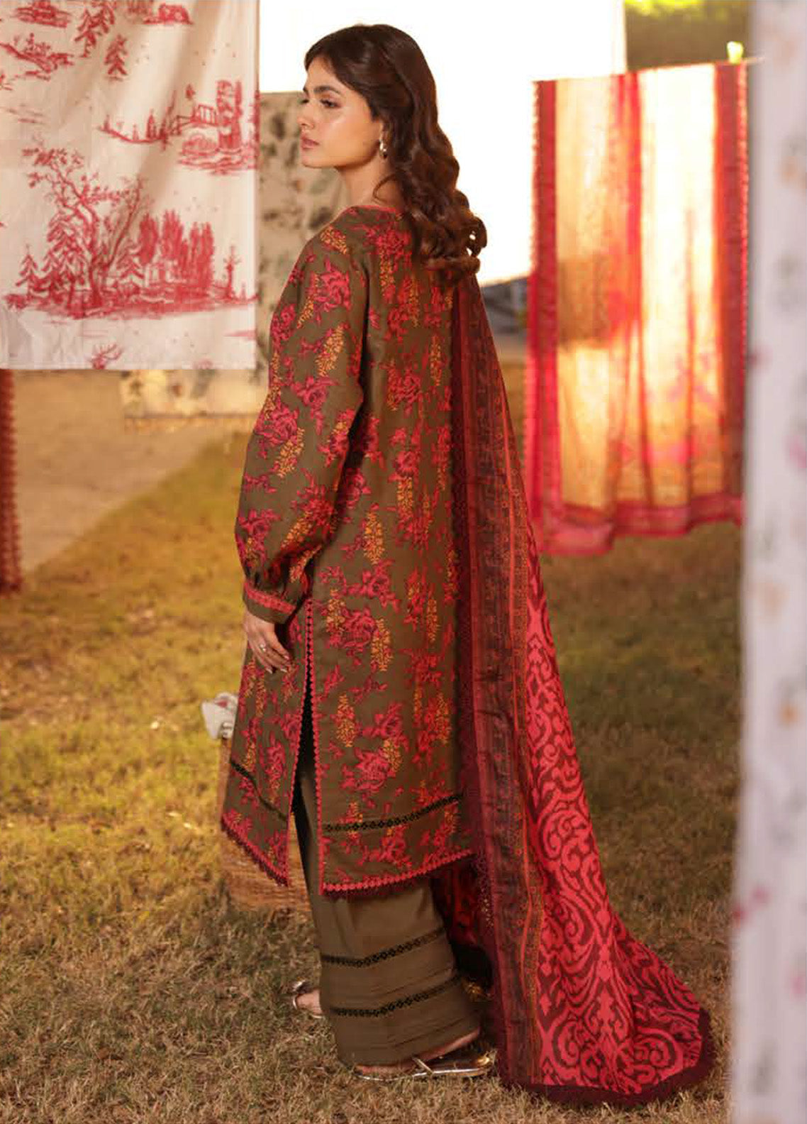 Prints By Asim Jofa Printed Lawn 3 Piece Unstitched Suit AJ25PV3 D-AJUBJ-19 Prints By Asim Jofa Printed Lawn 3 Piece Unstitched Suit AJ25PV3 D-AJUBJ-19