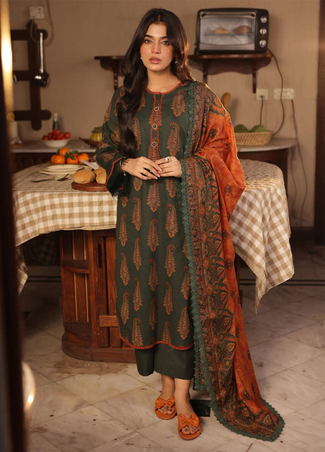 Prints By Asim Jofa Printed Lawn 3 Piece Unstitched Suit AJ25PV3 D-AJUBJ-22 Prints By Asim Jofa Printed Lawn 3 Piece Unstitched Suit AJ25PV3 D-AJUBJ-22