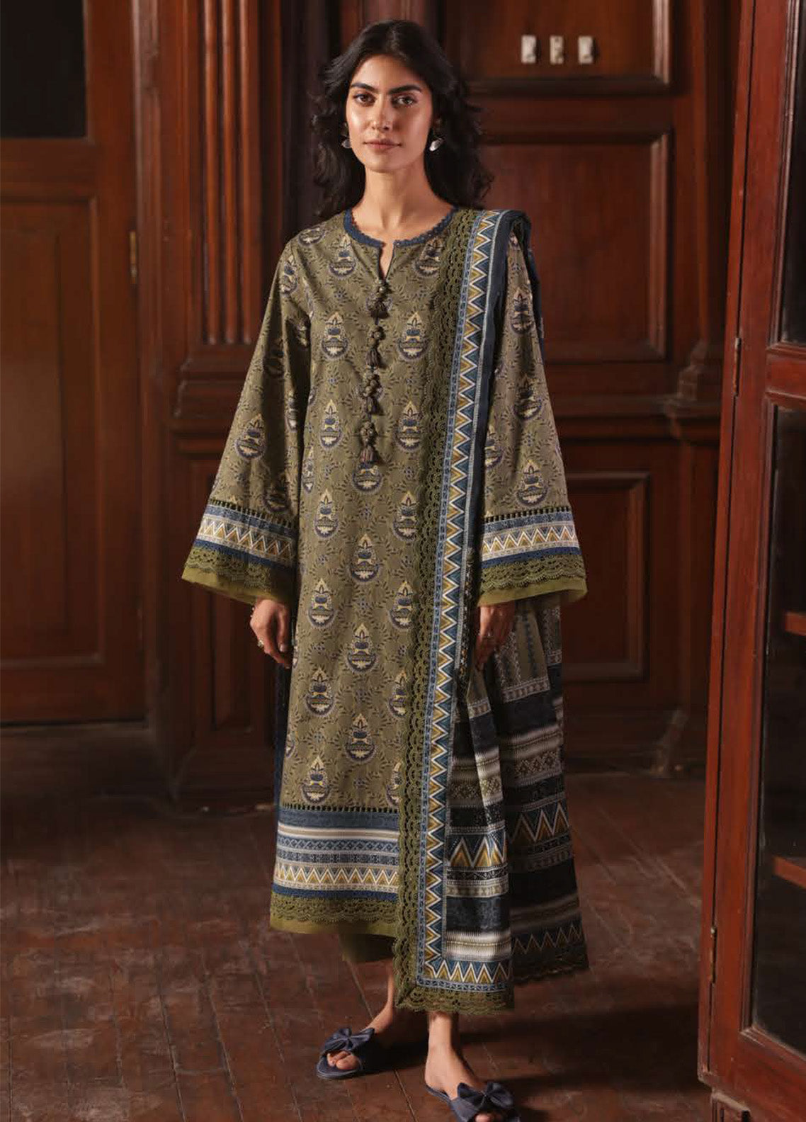 Prints By Asim Jofa Printed Lawn 3 Piece Unstitched Suit AJ25PV3 D-AJUBJ-37 Prints By Asim Jofa Printed Lawn 3 Piece Unstitched Suit AJ25PV3 D-AJUBJ-37