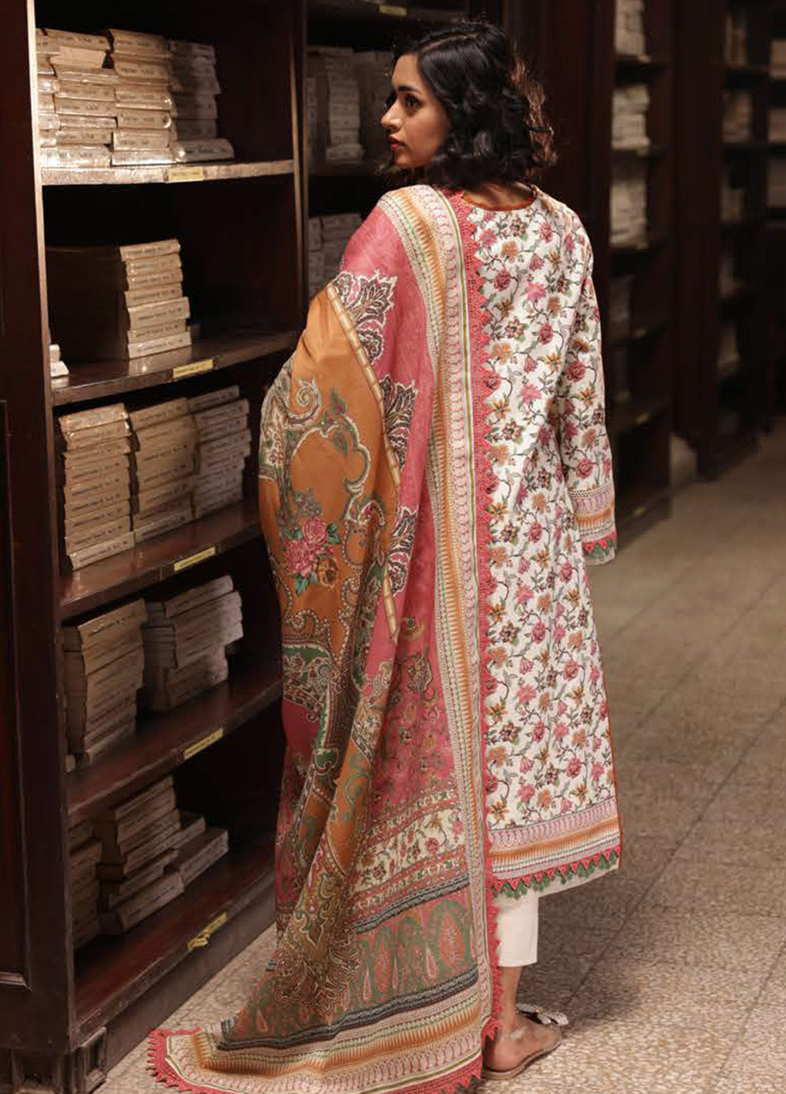 Prints By Asim Jofa Printed Lawn 3 Piece Unstitched Suit AJ25PV3 D-AJUBJ-41 Prints By Asim Jofa Printed Lawn 3 Piece Unstitched Suit AJ25PV3 D-AJUBJ-41