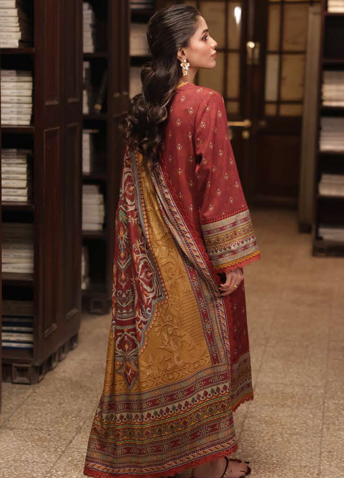 Prints By Asim Jofa Printed Lawn 3 Piece Unstitched Suit AJ25PV3 D-AJUBJ-42 Prints By Asim Jofa Printed Lawn 3 Piece Unstitched Suit AJ25PV3 D-AJUBJ-42