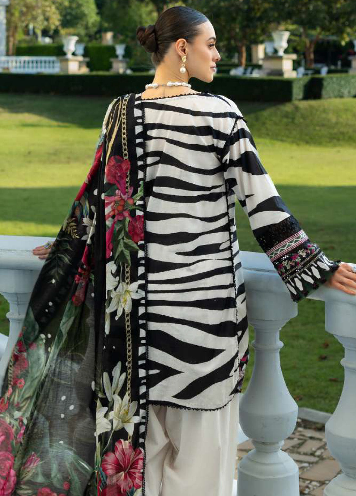 Prints By Elaf Printed Lawn 3 Piece Unstitched Suit EF25PL EPE-02A CHARLOTTE Prints By Elaf Printed Lawn 3 Piece Unstitched Suit EF25PL EPE-02A CHARLOTTE