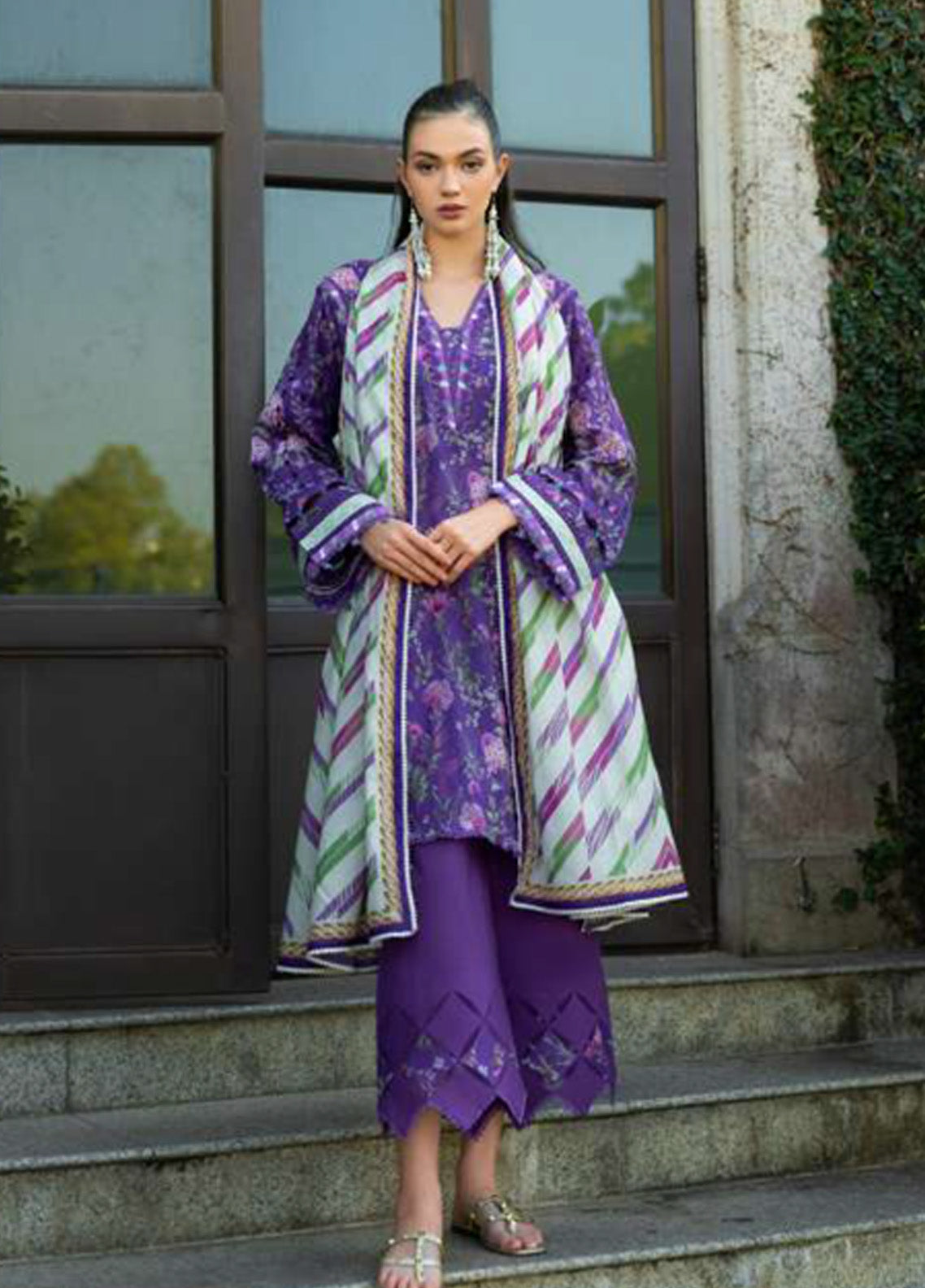Prints By Elaf Printed Lawn 3 Piece Unstitched Suit EF25PL EPE-04A VICTORIAN AFFAIR Prints By Elaf Printed Lawn 3 Piece Unstitched Suit EF25PL EPE-04A VICTORIAN AFFAIR