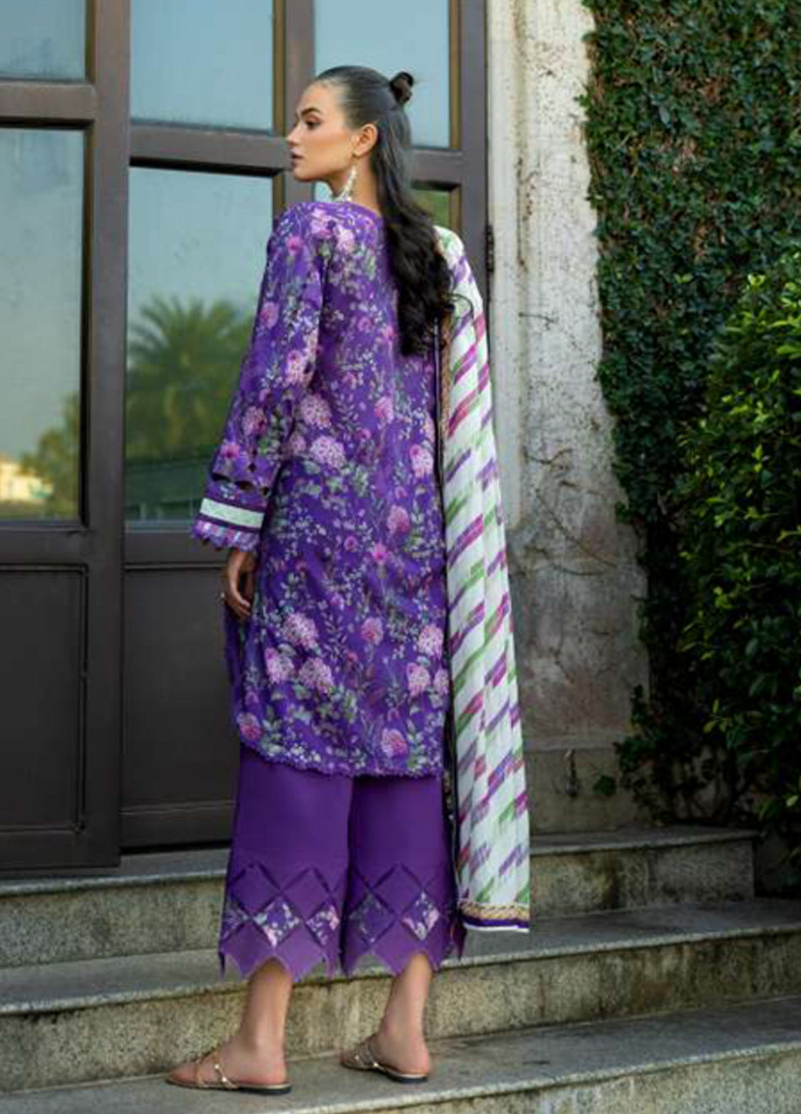 Prints By Elaf Printed Lawn 3 Piece Unstitched Suit EF25PL EPE-04A VICTORIAN AFFAIR Prints By Elaf Printed Lawn 3 Piece Unstitched Suit EF25PL EPE-04A VICTORIAN AFFAIR