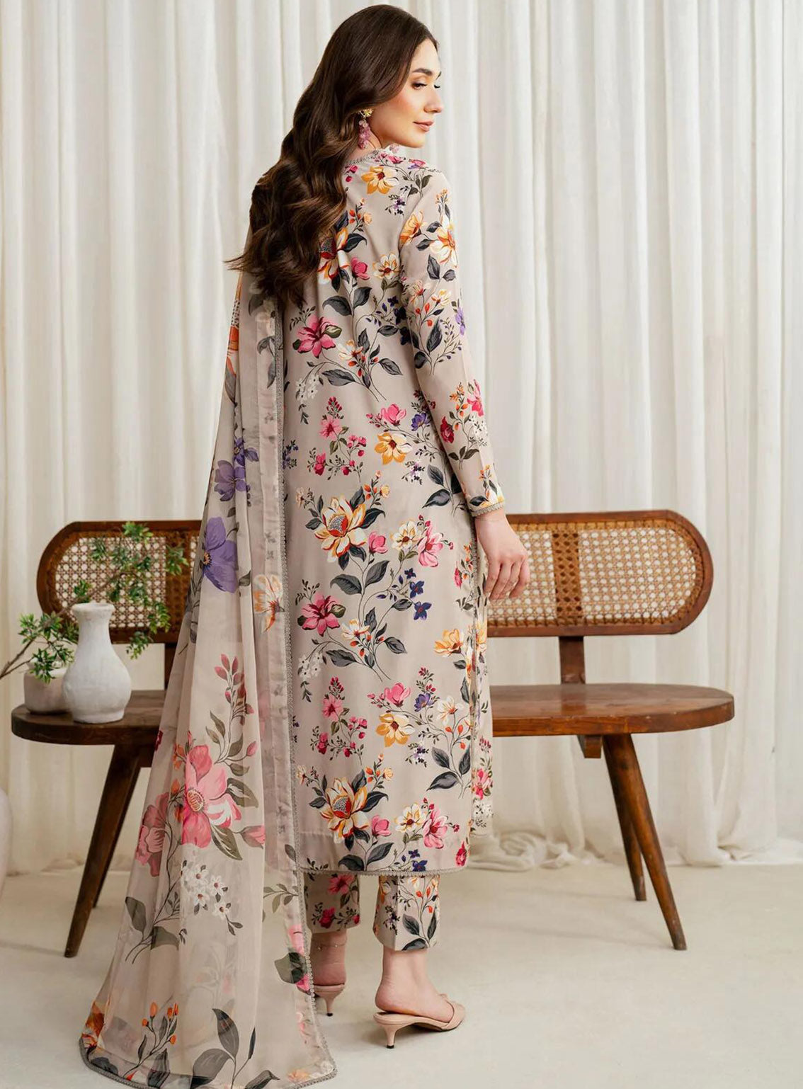 Prints By Zarif Printed Georgette Silk 3 Piece Unstitched Suit ZF24P ZGS-05 BEIGE Prints By Zarif Printed Georgette Silk 3 Piece Unstitched Suit ZF24P ZGS-05 BEIGE