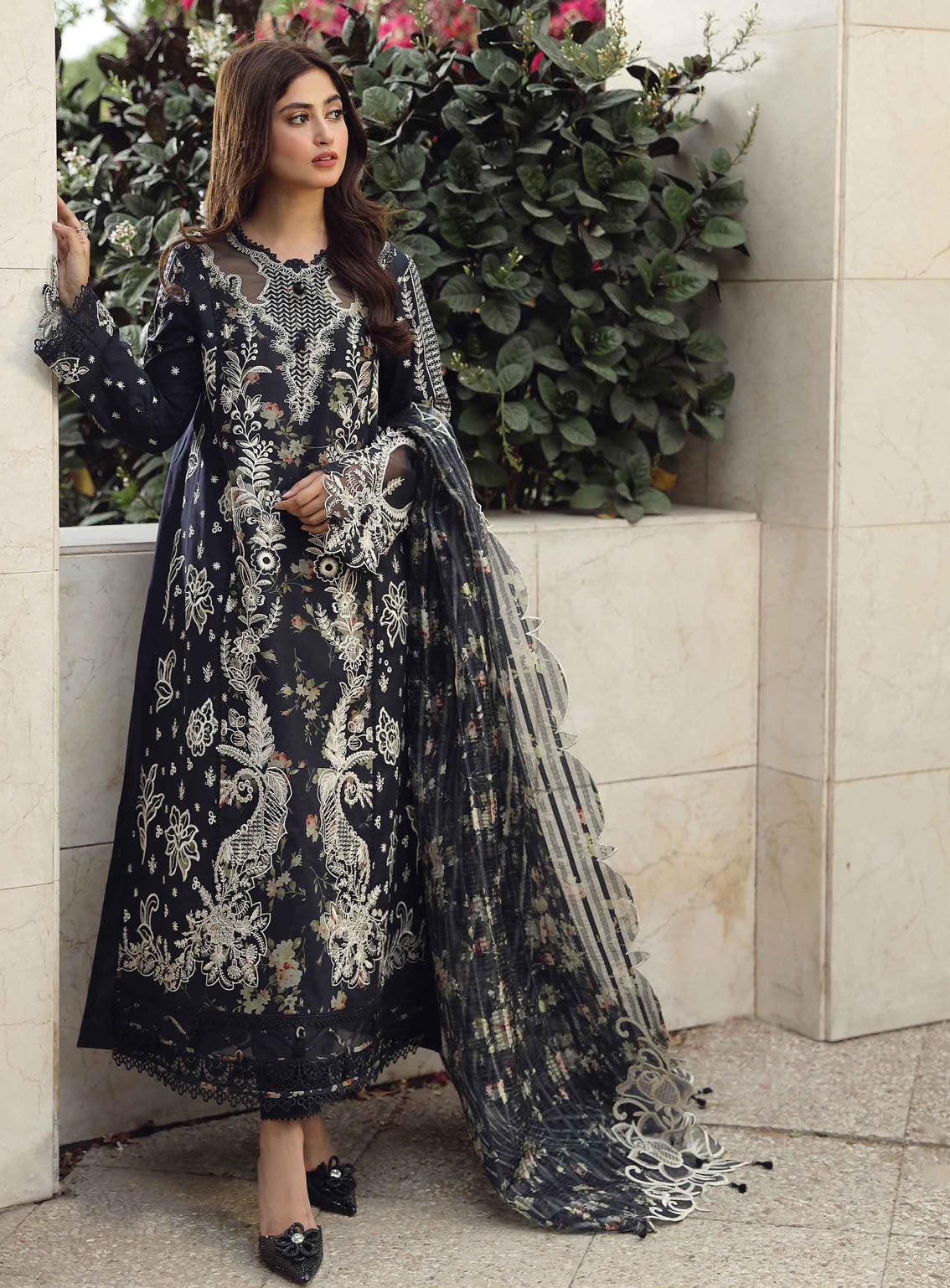 Qalamkar Festive Embroidered Lawn 3 Piece Unstitched Suit QLM24F PS-07 HAMNA Qalamkar Festive Embroidered Lawn 3 Piece Unstitched Suit QLM24F PS-07 HAMNA