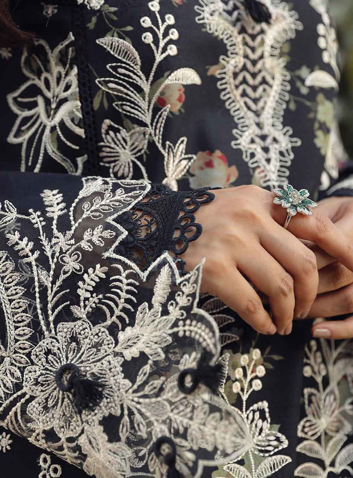 Qalamkar Festive Embroidered Lawn 3 Piece Unstitched Suit QLM24F PS-07 HAMNA Qalamkar Festive Embroidered Lawn 3 Piece Unstitched Suit QLM24F PS-07 HAMNA