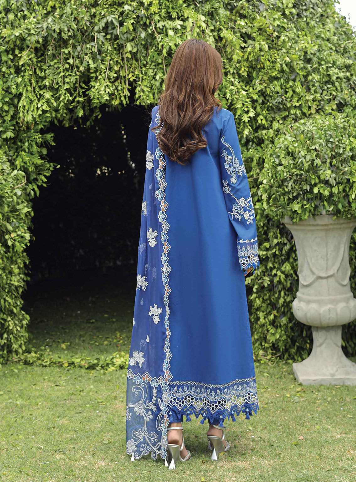 Qalamkar Festive Embroidered Lawn 3 Piece Unstitched Suit QLM24F PS-08 FARHEEN Qalamkar Festive Embroidered Lawn 3 Piece Unstitched Suit QLM24F PS-08 FARHEEN