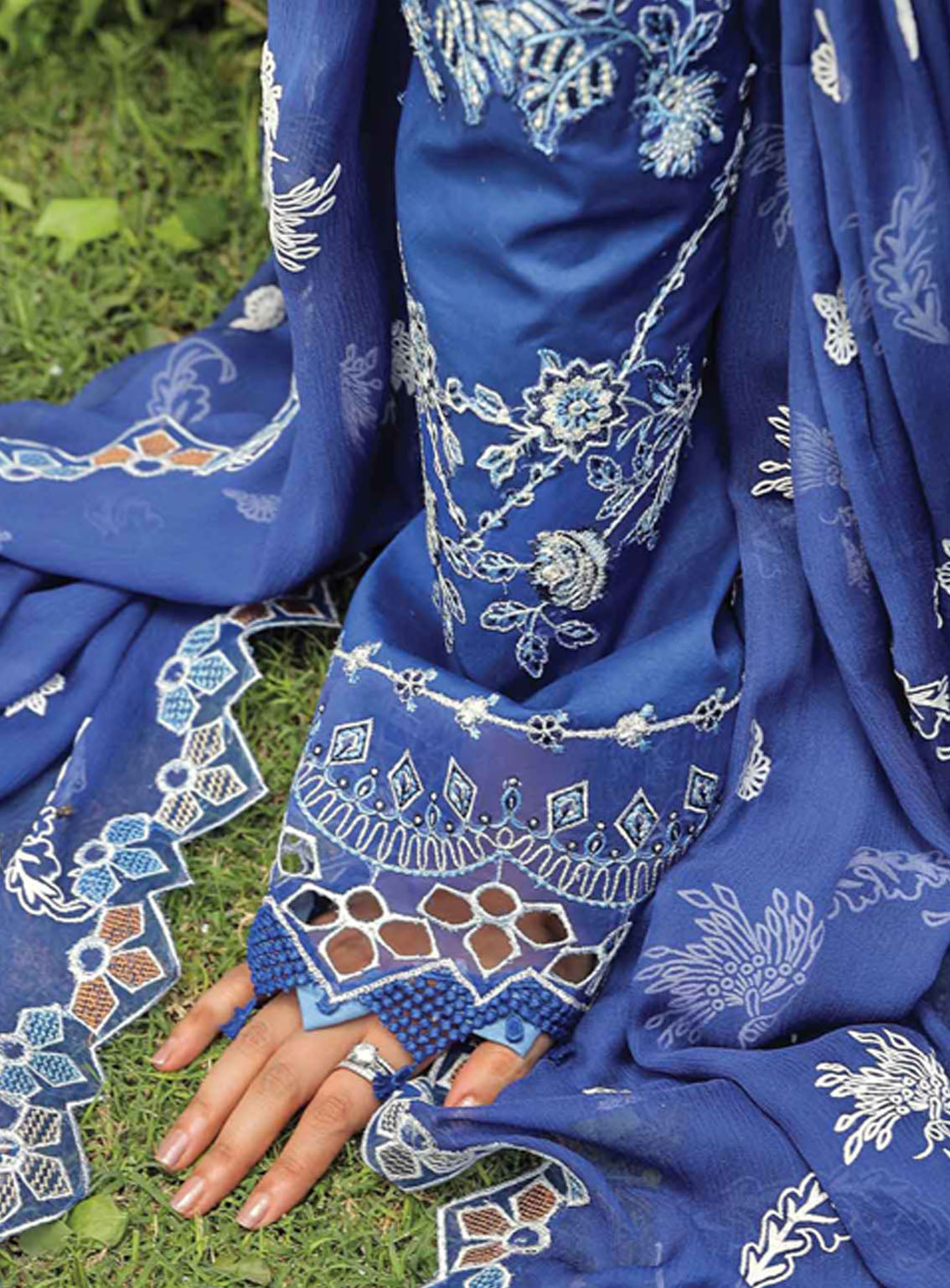 Qalamkar Festive Embroidered Lawn 3 Piece Unstitched Suit QLM24F PS-08 FARHEEN Qalamkar Festive Embroidered Lawn 3 Piece Unstitched Suit QLM24F PS-08 FARHEEN