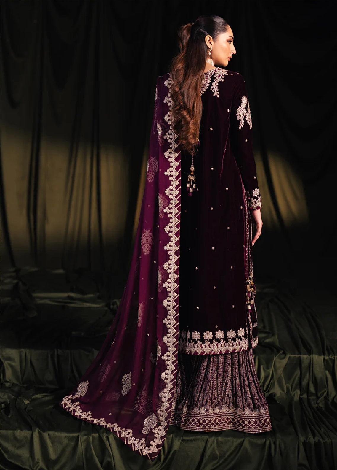 Qalamkar Luxury Embroidered Velvet 3 Piece Unstitched Suit QLM24LVE BK-01 AMANI Qalamkar Luxury Embroidered Velvet 3 Piece Unstitched Suit QLM24LVE BK-01 AMANI