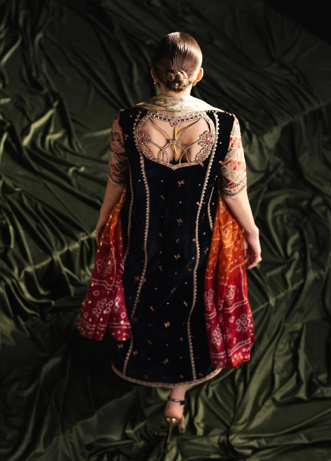 Qalamkar Luxury Embroidered Velvet 3 Piece Unstitched Suit QLM24LVE BK-06 ZOLA Qalamkar Luxury Embroidered Velvet 3 Piece Unstitched Suit QLM24LVE BK-06 ZOLA