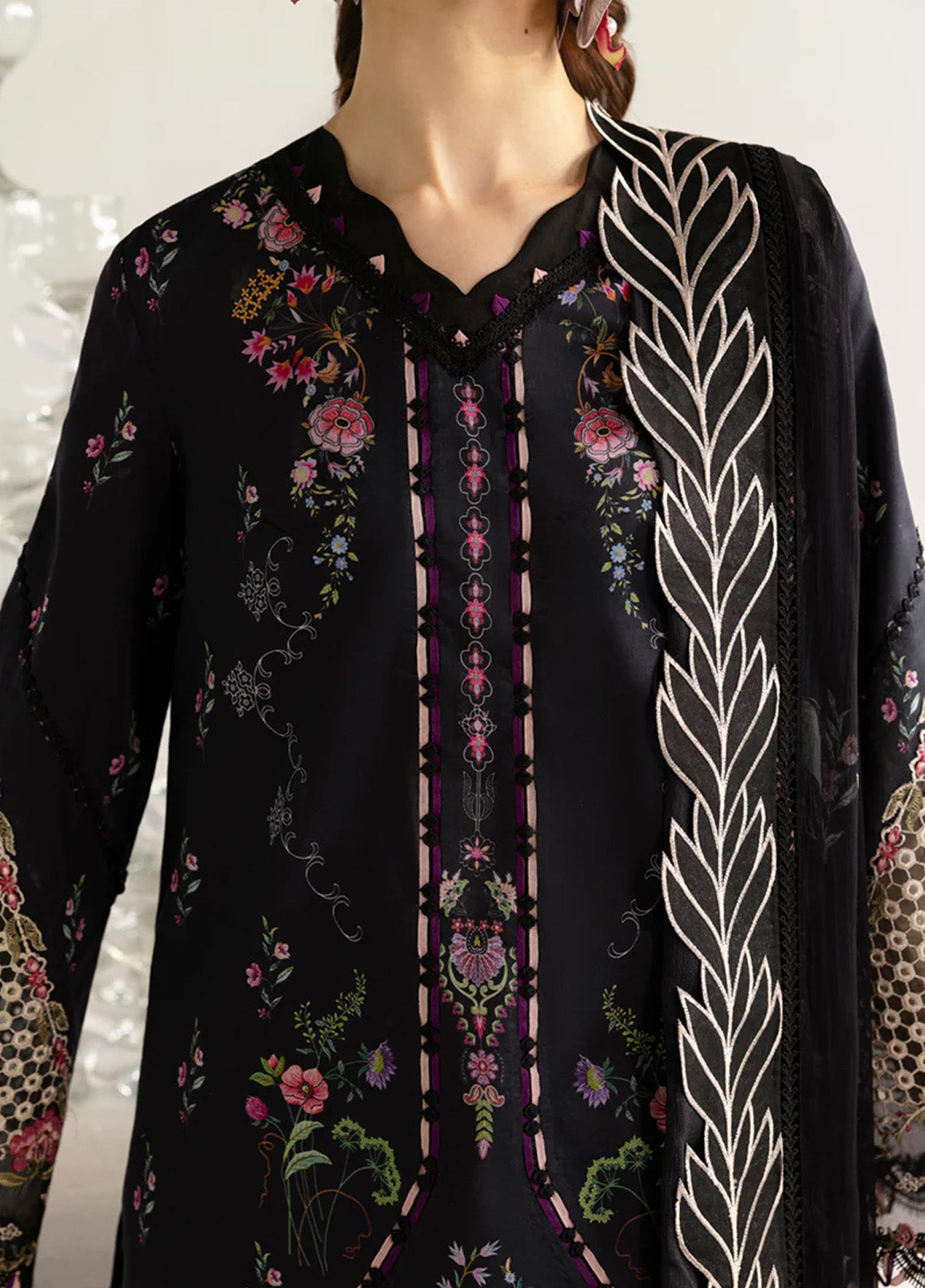 Qalamkar Q Prints Embroidered Lawn 3 Piece Unstitched Suit QLM24QP D-PQ-03 RIDA Qalamkar Q Prints Embroidered Lawn 3 Piece Unstitched Suit QLM24QP D-PQ-03 RIDA