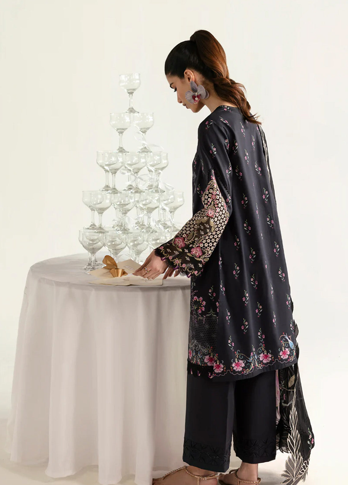 Qalamkar Q Prints Embroidered Lawn 3 Piece Unstitched Suit QLM24QP D-PQ-03 RIDA Qalamkar Q Prints Embroidered Lawn 3 Piece Unstitched Suit QLM24QP D-PQ-03 RIDA