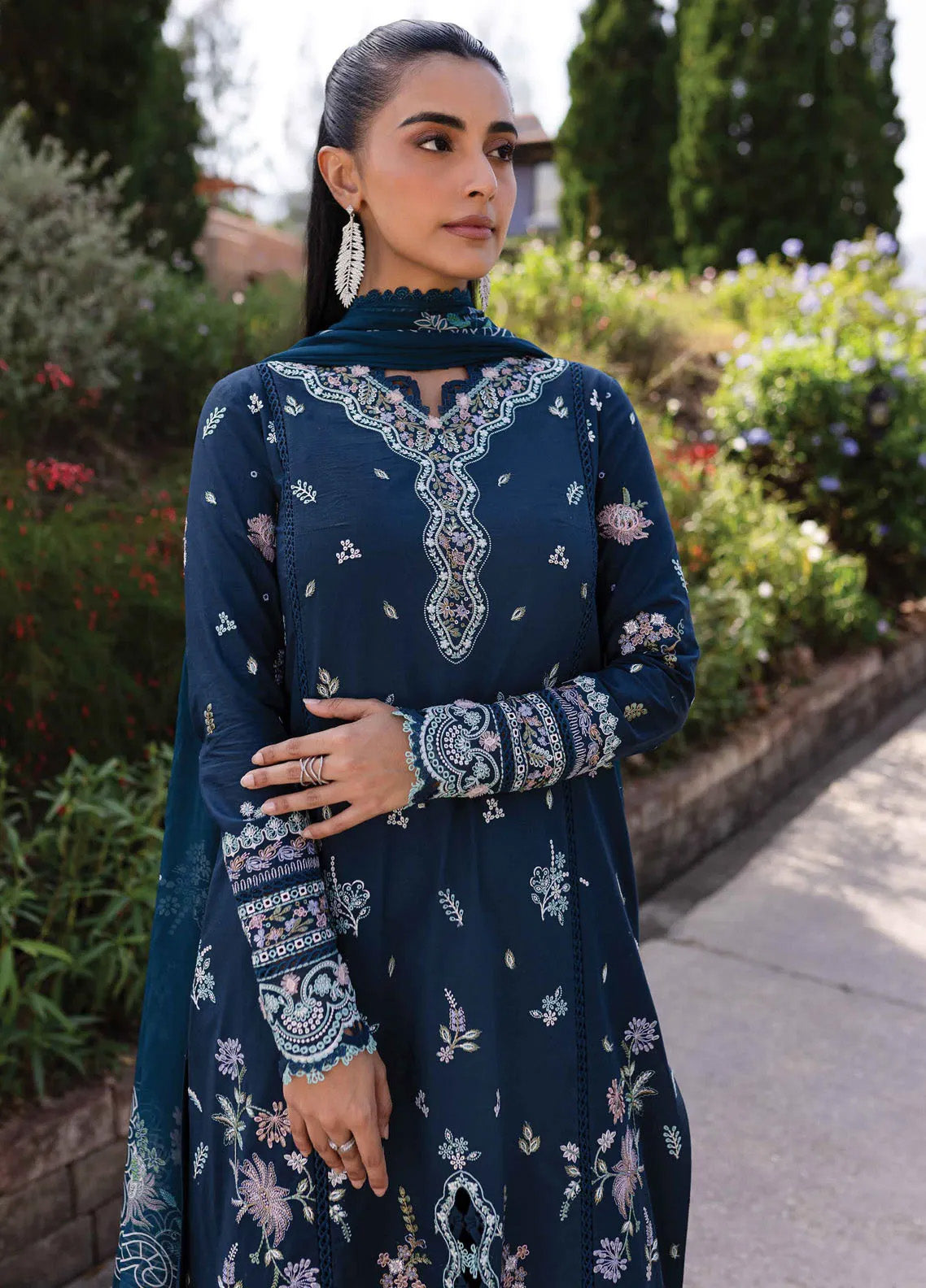 Qline By Qalamkar Embroidered Lawn 3 Piece Unstitched Suit QLM24QL D-QM-01 BLEU Qline By Qalamkar Embroidered Lawn 3 Piece Unstitched Suit QLM24QL D-QM-01 BLEU