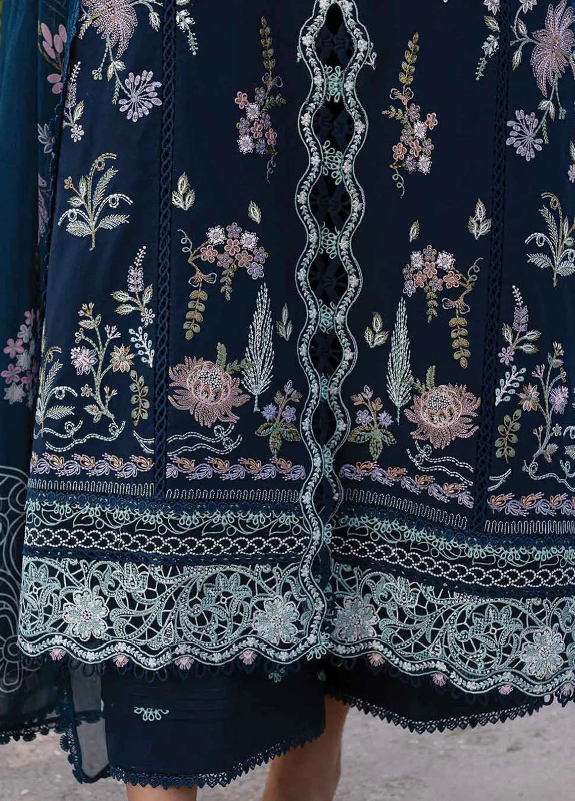 Qline By Qalamkar Embroidered Lawn 3 Piece Unstitched Suit QLM24QL D-QM-01 BLEU Qline By Qalamkar Embroidered Lawn 3 Piece Unstitched Suit QLM24QL D-QM-01 BLEU